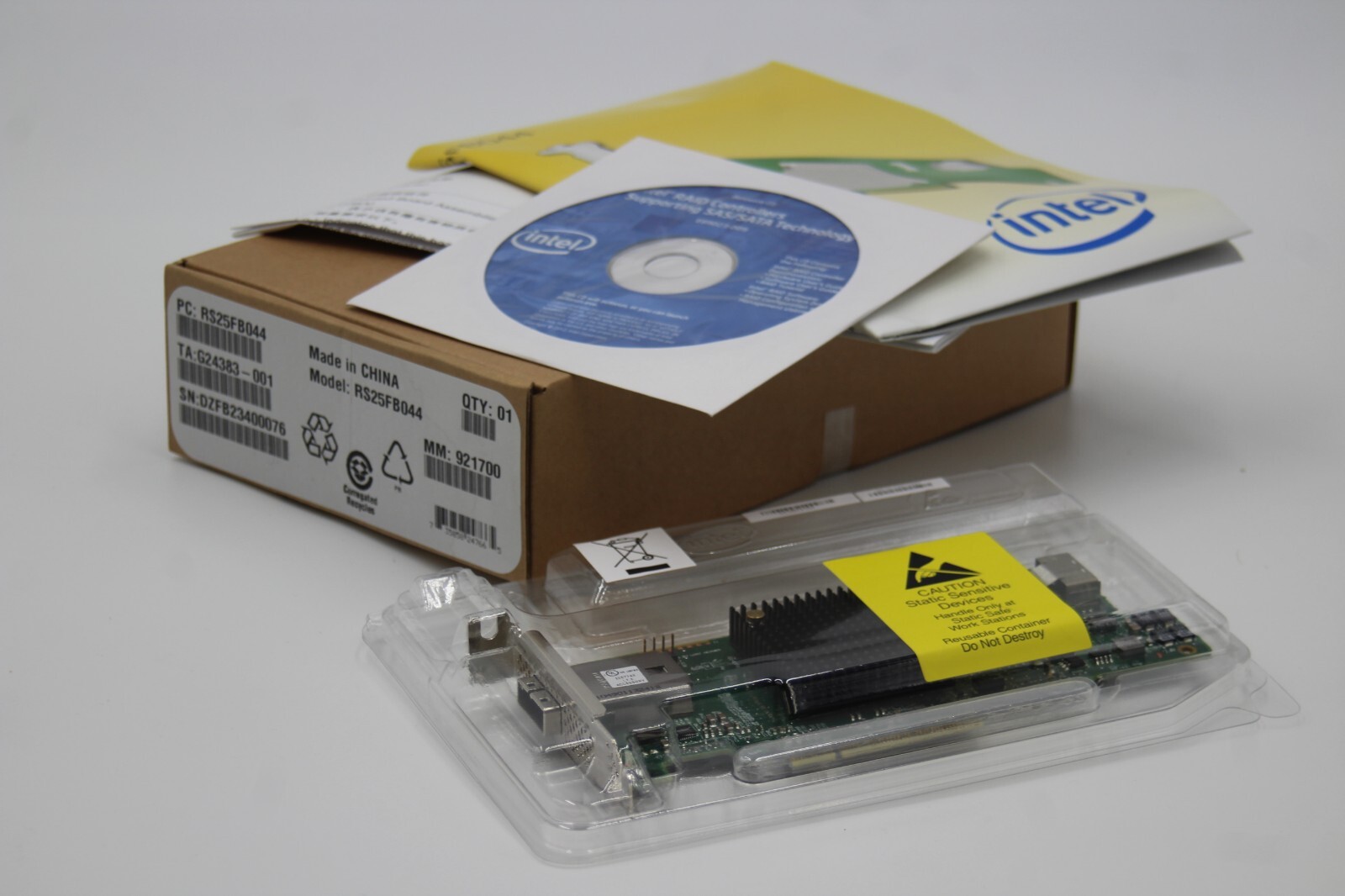 Intel RS25FB044 RAID Controller SAS/SATALow-Profile MD2 Serial ATA/600 PCIe HSA