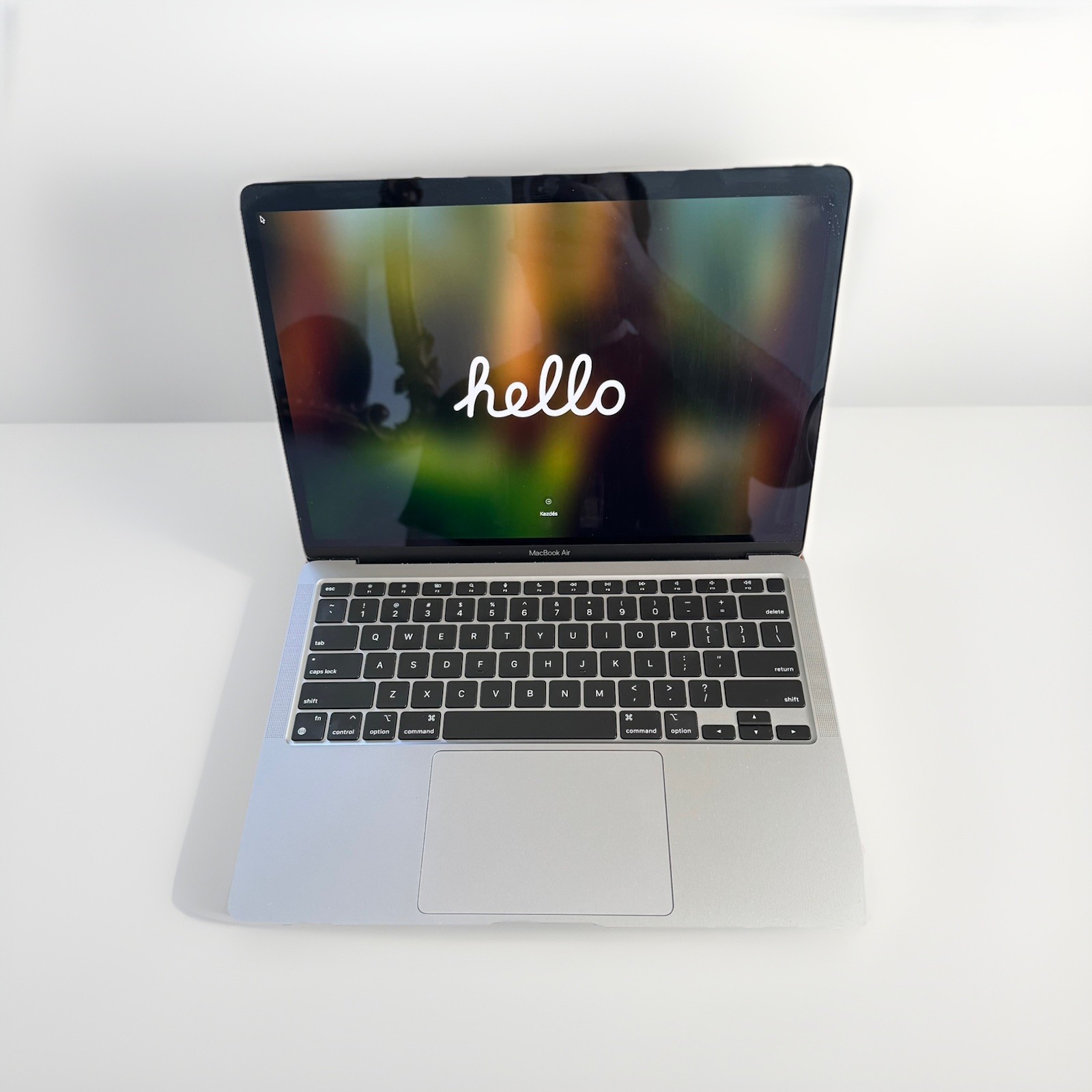 Apple MacBook Air 13.3” (256GB SSD, Apple M1, 8GB RAM) – MGN63LL/A 100% battery