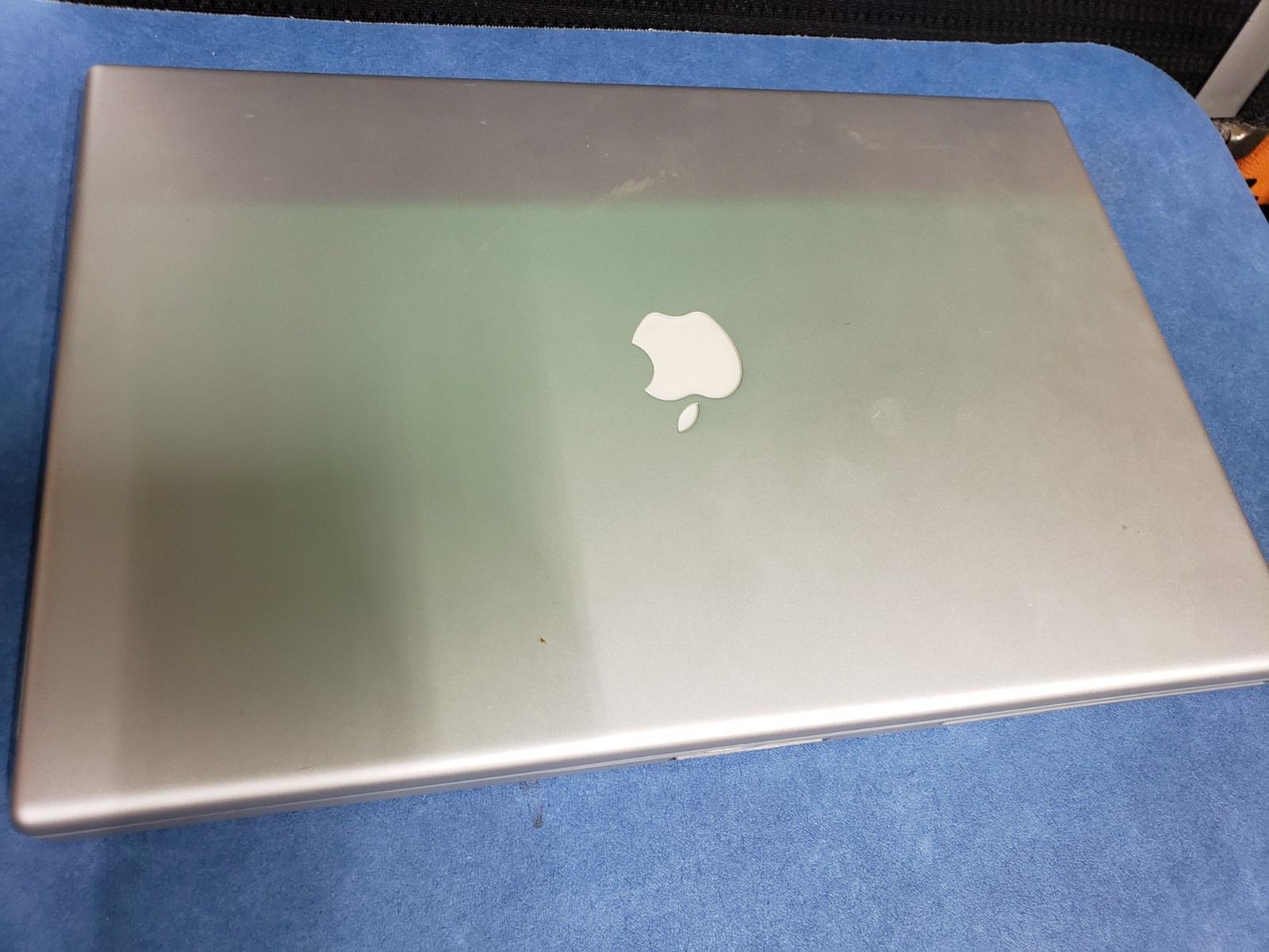 2003 Apple PowerBook G4 A1052 17″ (1.33 GHz, 2GB RAM) *AS IS READ DESCRIPTION*