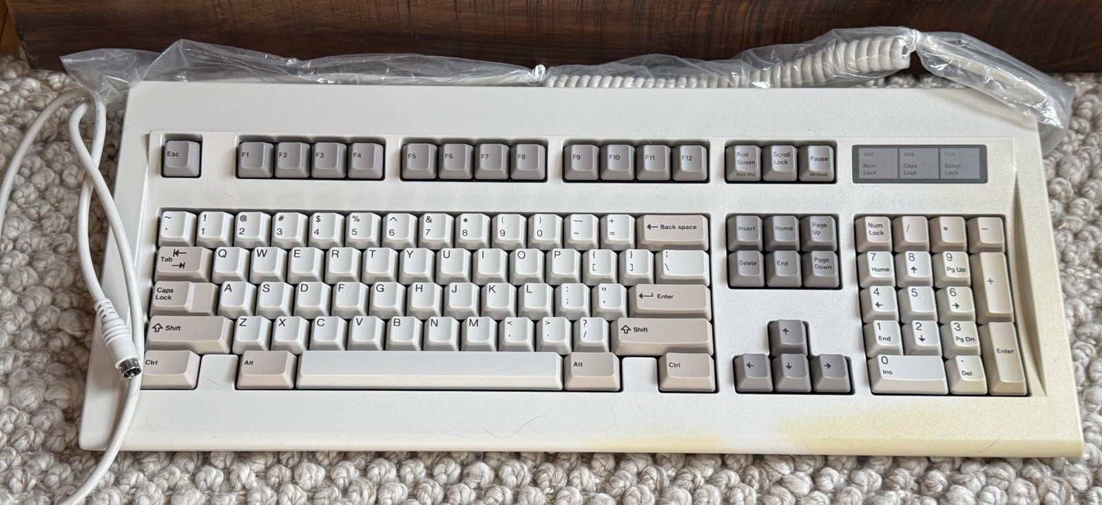 NOS Vintage Unisys PCK-101 Mechanical Keyboard AT 5-Pin DIN Beige NEW 90’s IBM