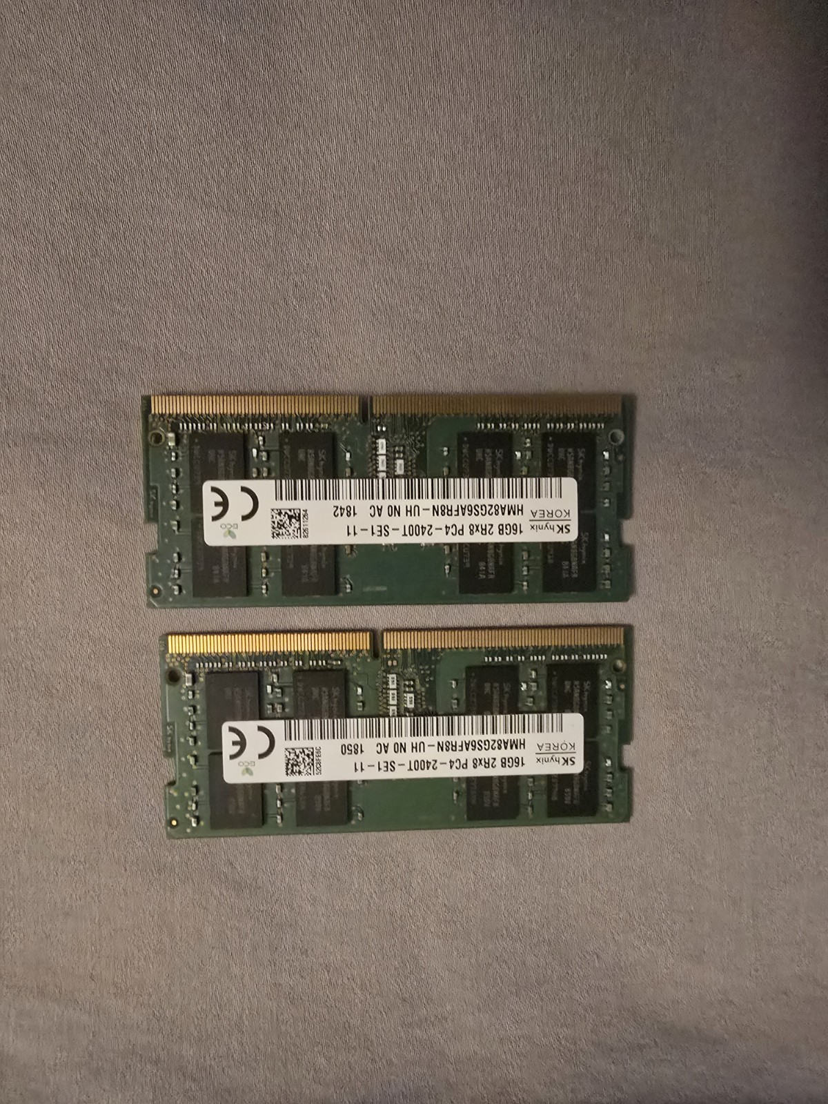 (2) SK Hynix 16GB (32gb) DDR4 2Rx8 PC4-2400T SODIMM Laptop RAM, HMA82GS6AFR8N-UH