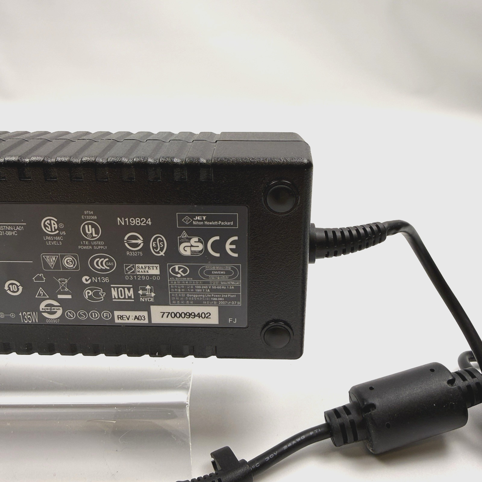 HP Laptop Adapter 135W 19.0V 7.1A AC 397747-001 397803-001 HSTNN-LA01