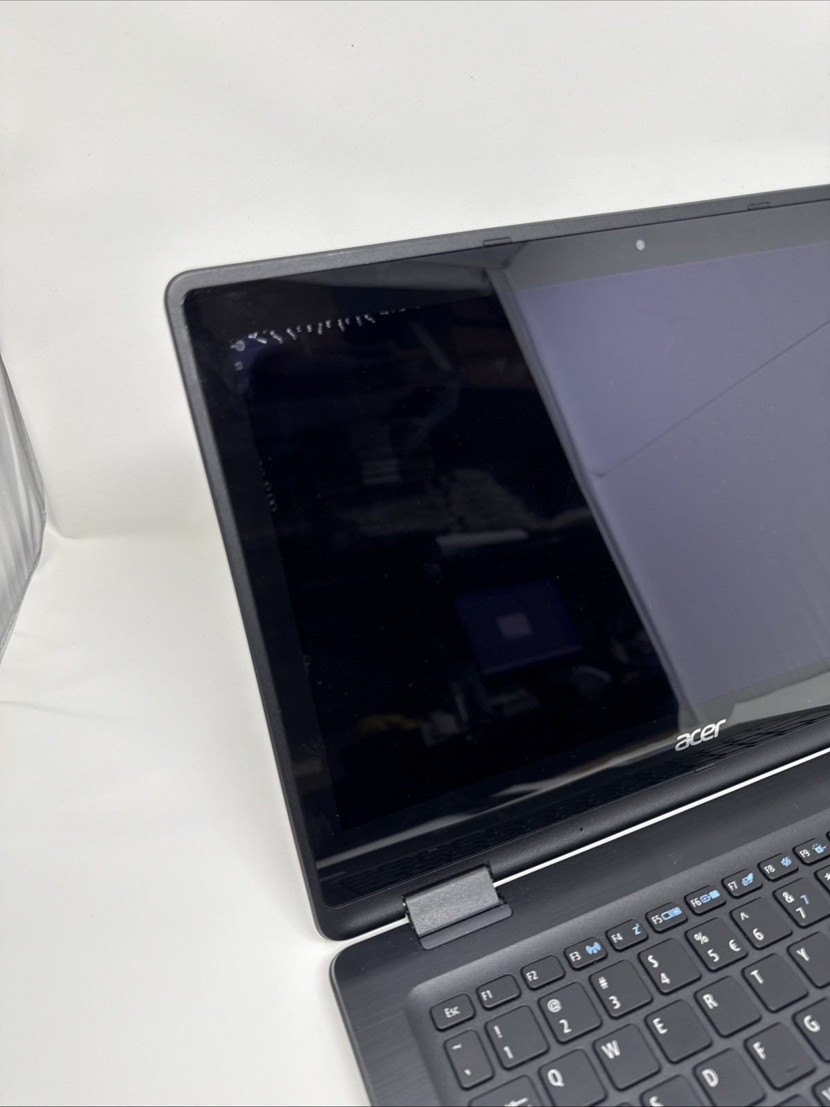 Acer Spin Touchscreen SP513 13.3″ i5-8250U 8GB RAM 240GB SSD