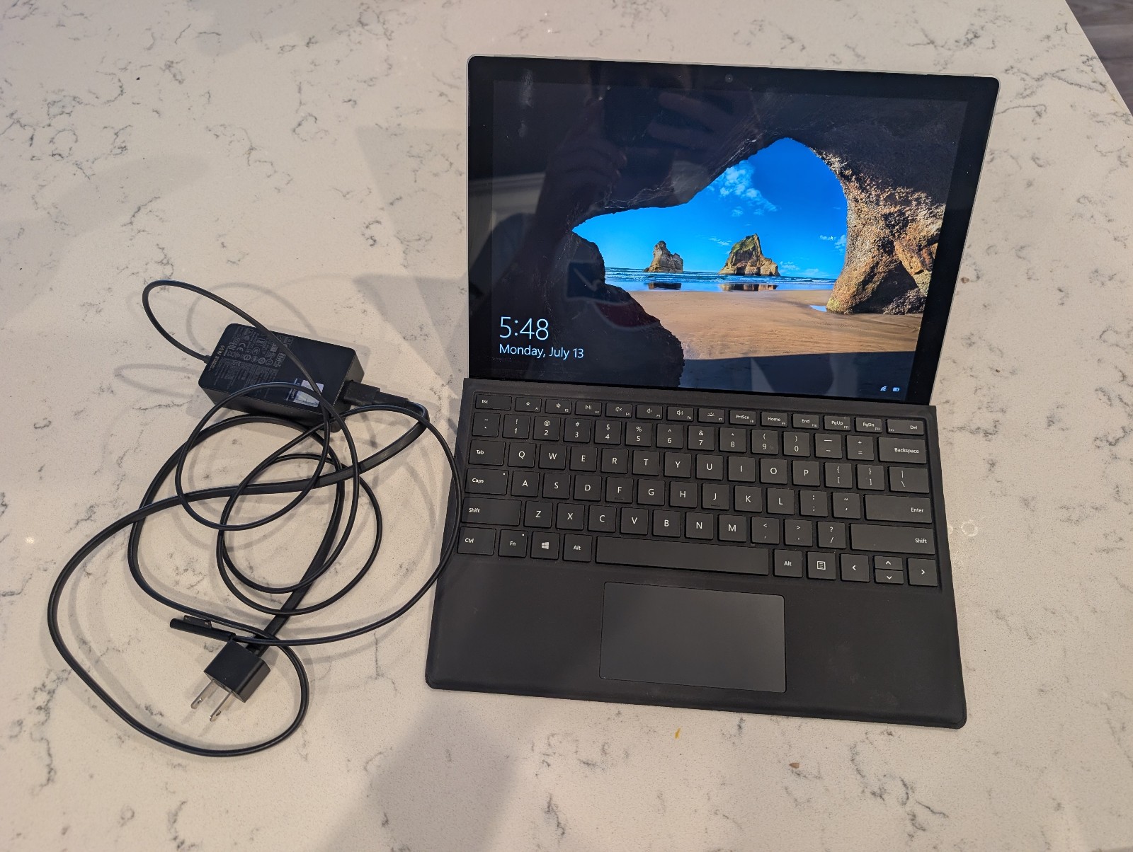 Microsoft Surface Pro 12.3″ (128GB SSD, Intel Core i5 11th Gen., 2.40 GHz, 8GB)