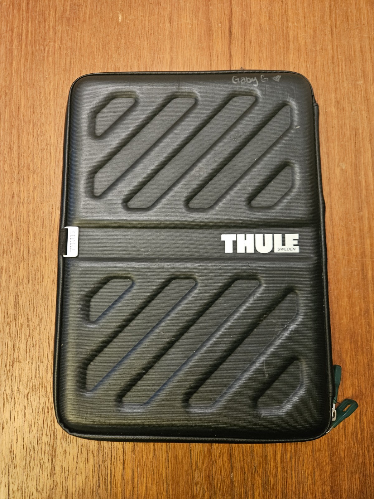 Thule 13in Padded Hard Shell Laptop Sleeve Case Solid Macbook Pro