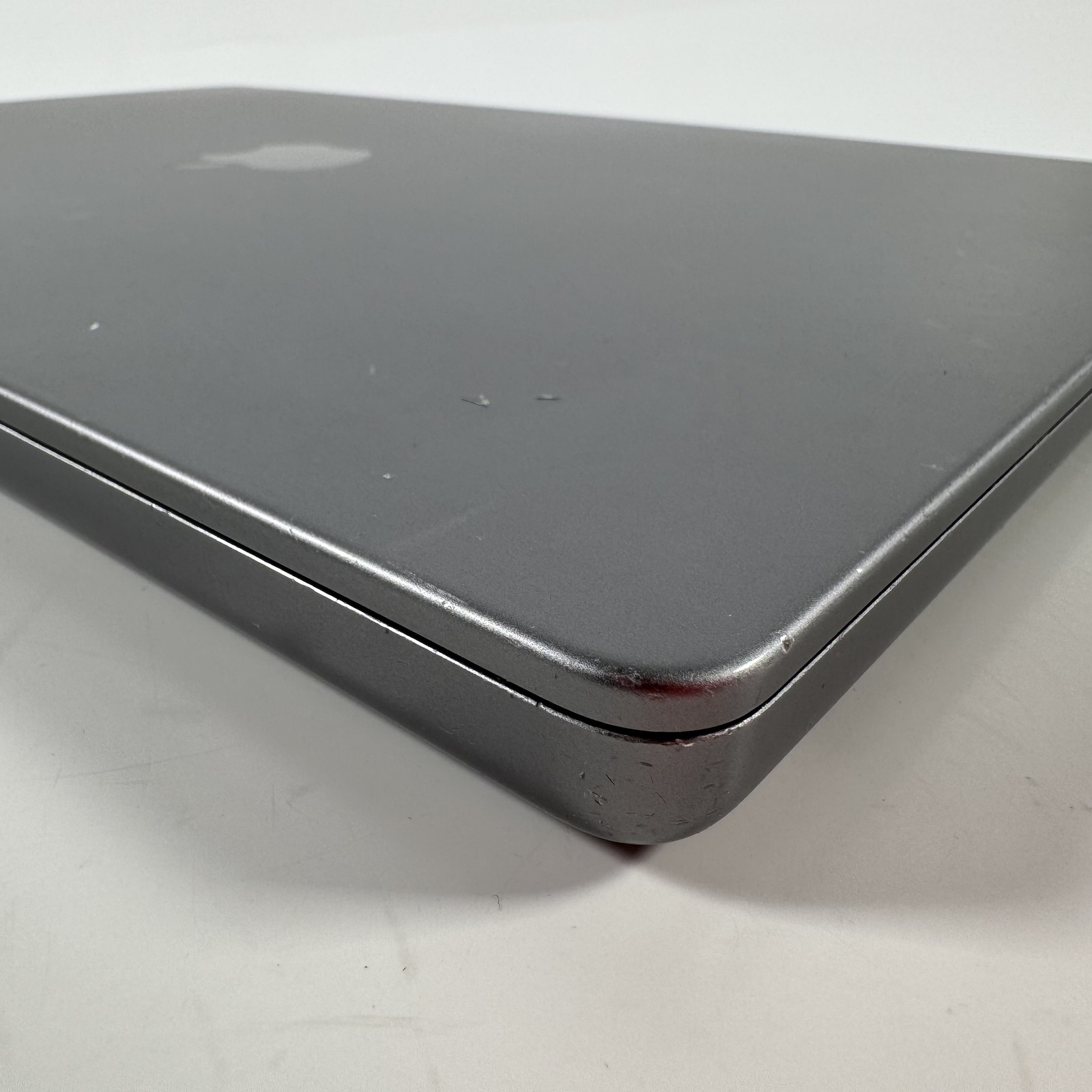Apple 2021 16″ MacBook Pro M1 Max 32-Core GPU 1TB 32GB MK1F3LL/A | D Grade