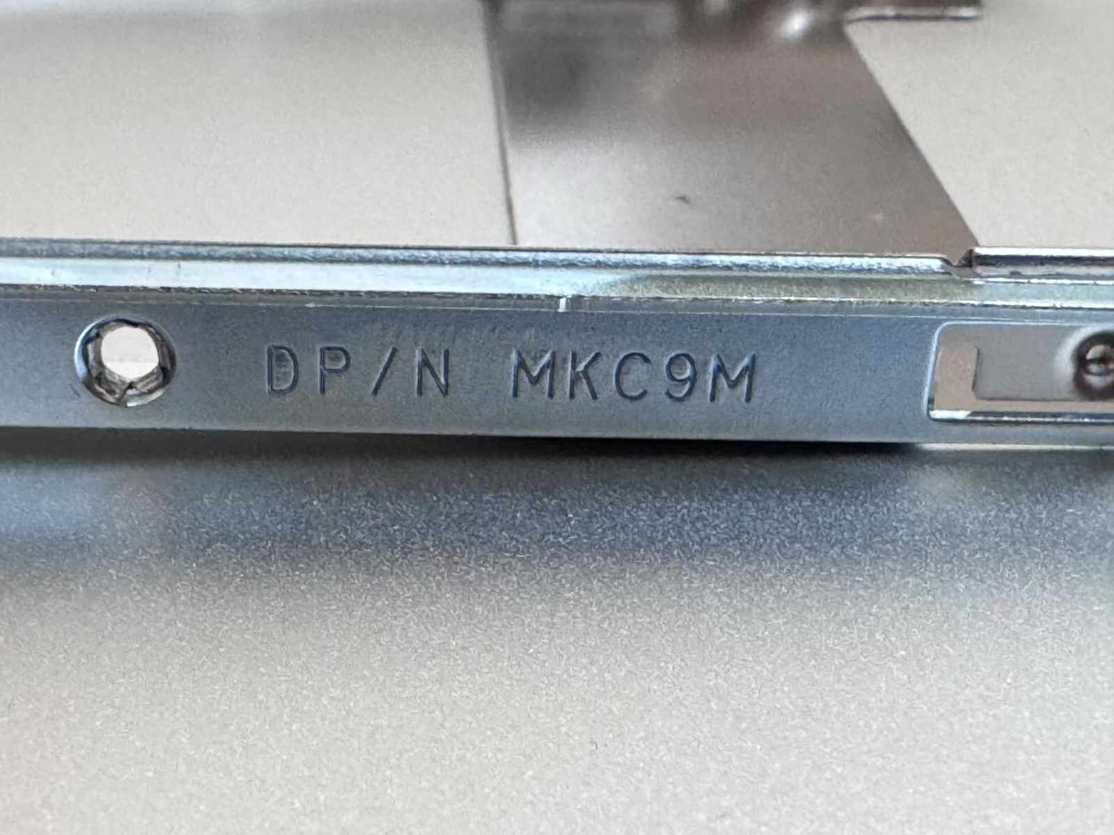 Lot Dell MKC9M GEN14/G15 2.5″ HDD Caddy Tray R750 R650 R550 R450 T550 T350 R640
