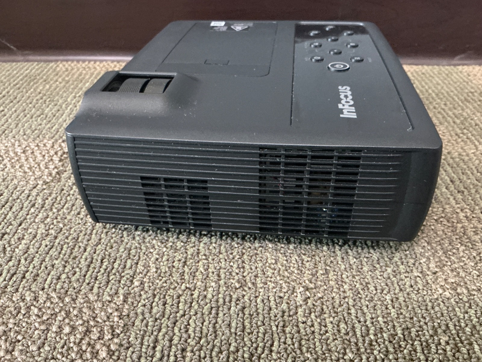 InFocus IN1116 DLP Projector Portable HDMI