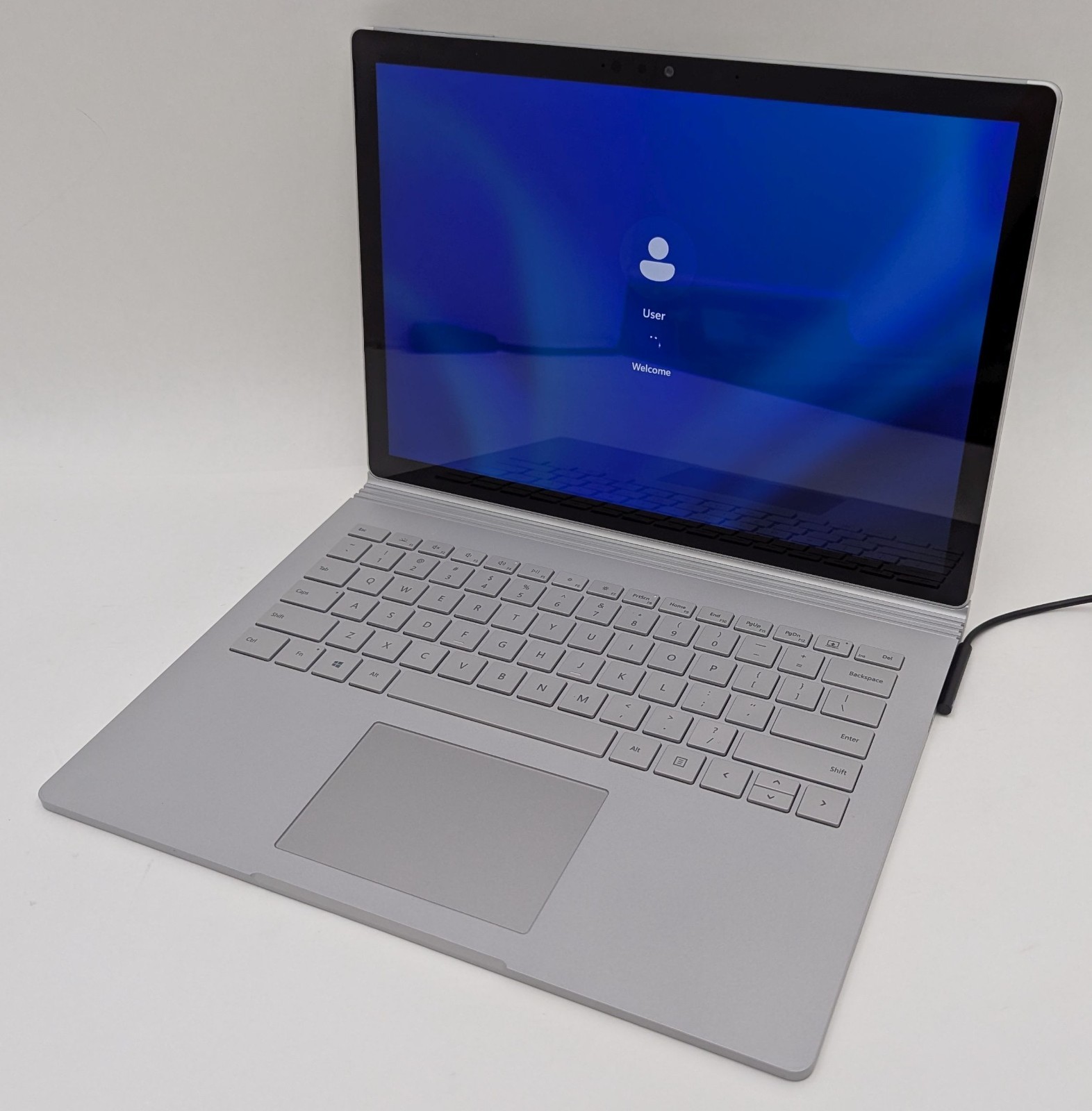 Microsoft Surface Book 3 13.5″ i5-1035G7 1.20GHz 8GB RAM 256GB NVMe Windows 11