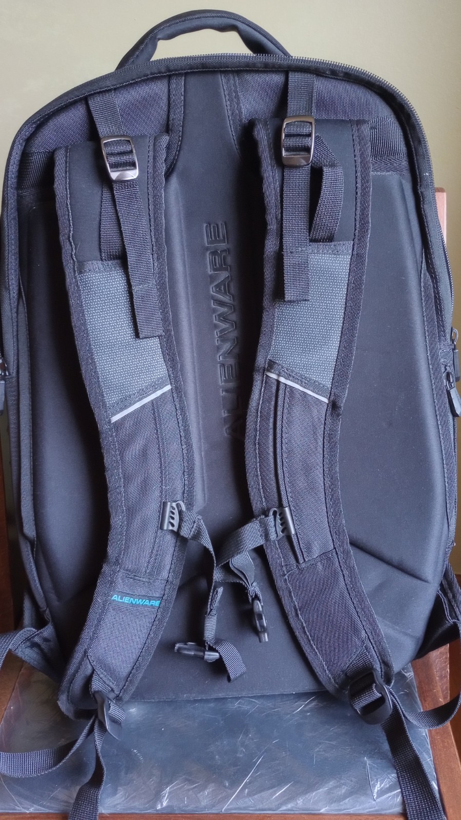 Alienware AWV17BP2.0 Vindicator 17″ Laptop Backpack Padded, Black/Blue/Gray