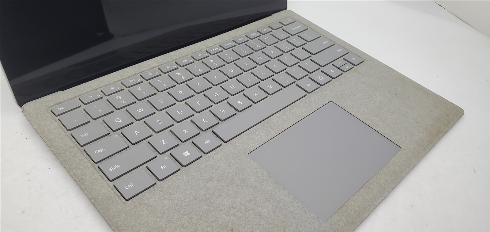 13.5″Microsoft Surface Laptop 2 1769 i5-8250U 1.60GHz RAM 8GB NVMe 128GB