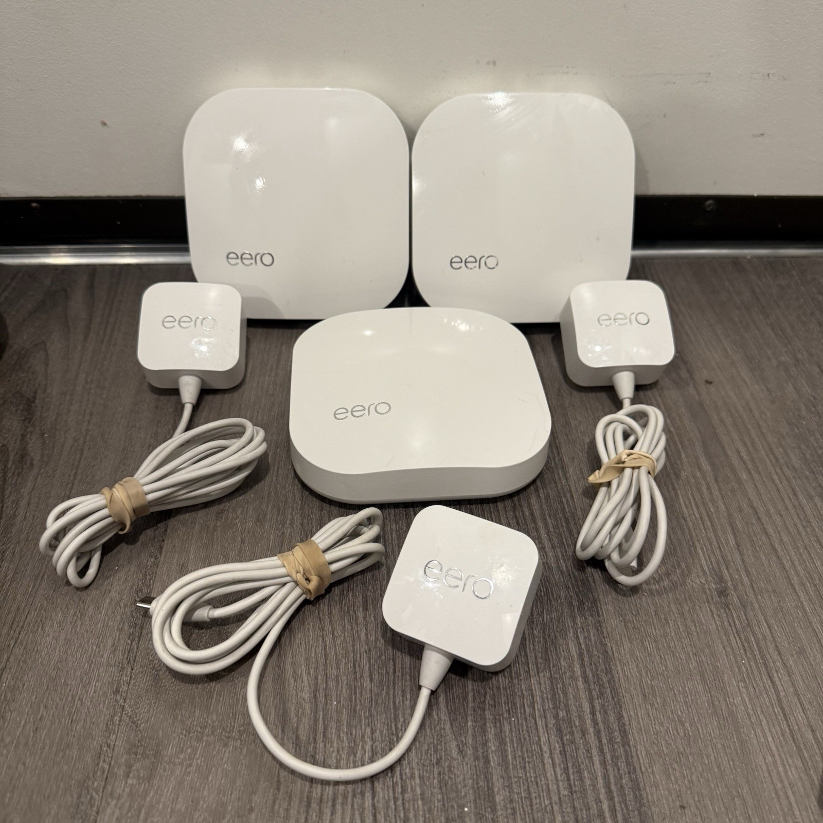 Eero Pro Tri-Band Mesh Wi-Fi System (3-Pack) – B010001