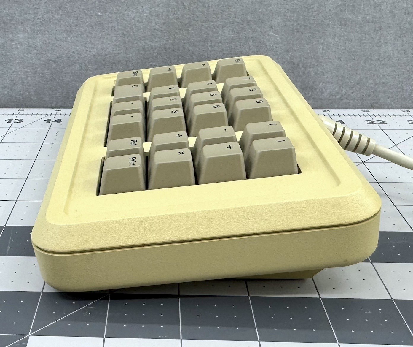 Apple Numeric Keypad IIe with Motherboard Cable A2M2003 – Tested & Working