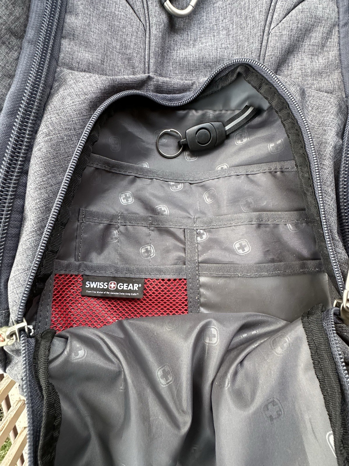 SwissGear 1900 Scansmart TSA Friendly 17 Inch Laptop Backpack – Gray/Heather