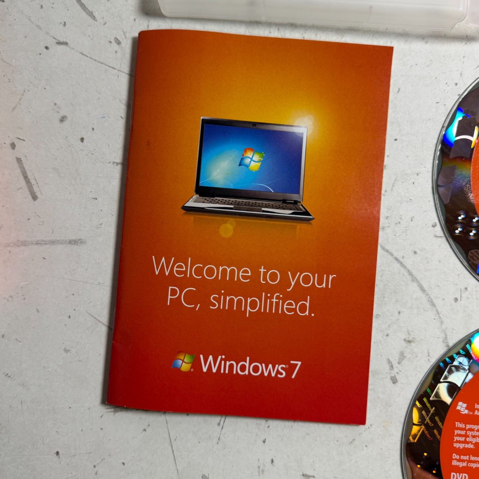 Microsoft Windows 7 Home Premium Upgrade Family Pack (3 PCs, 32/64-bit)