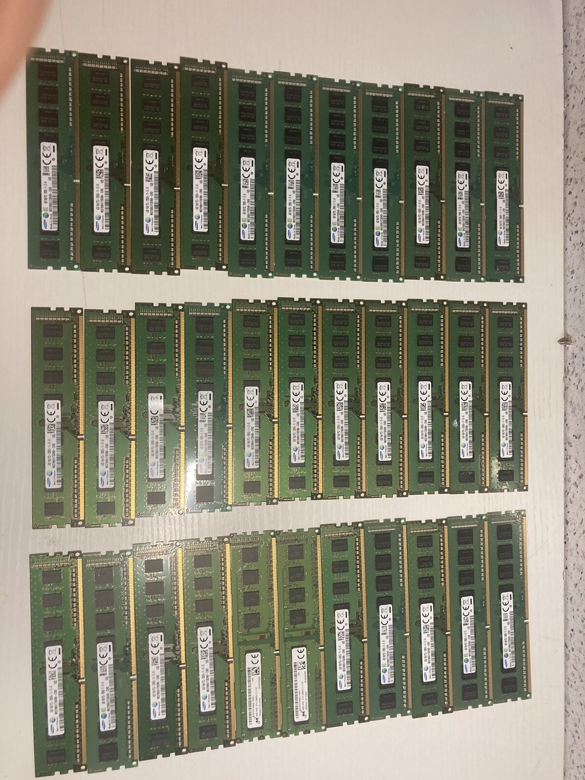 SAMSUNG 4GB 1Rx8 PC3 – 12800U – 11 – 13 – A1 M378B5173DB0 – CK0 Memory RAM