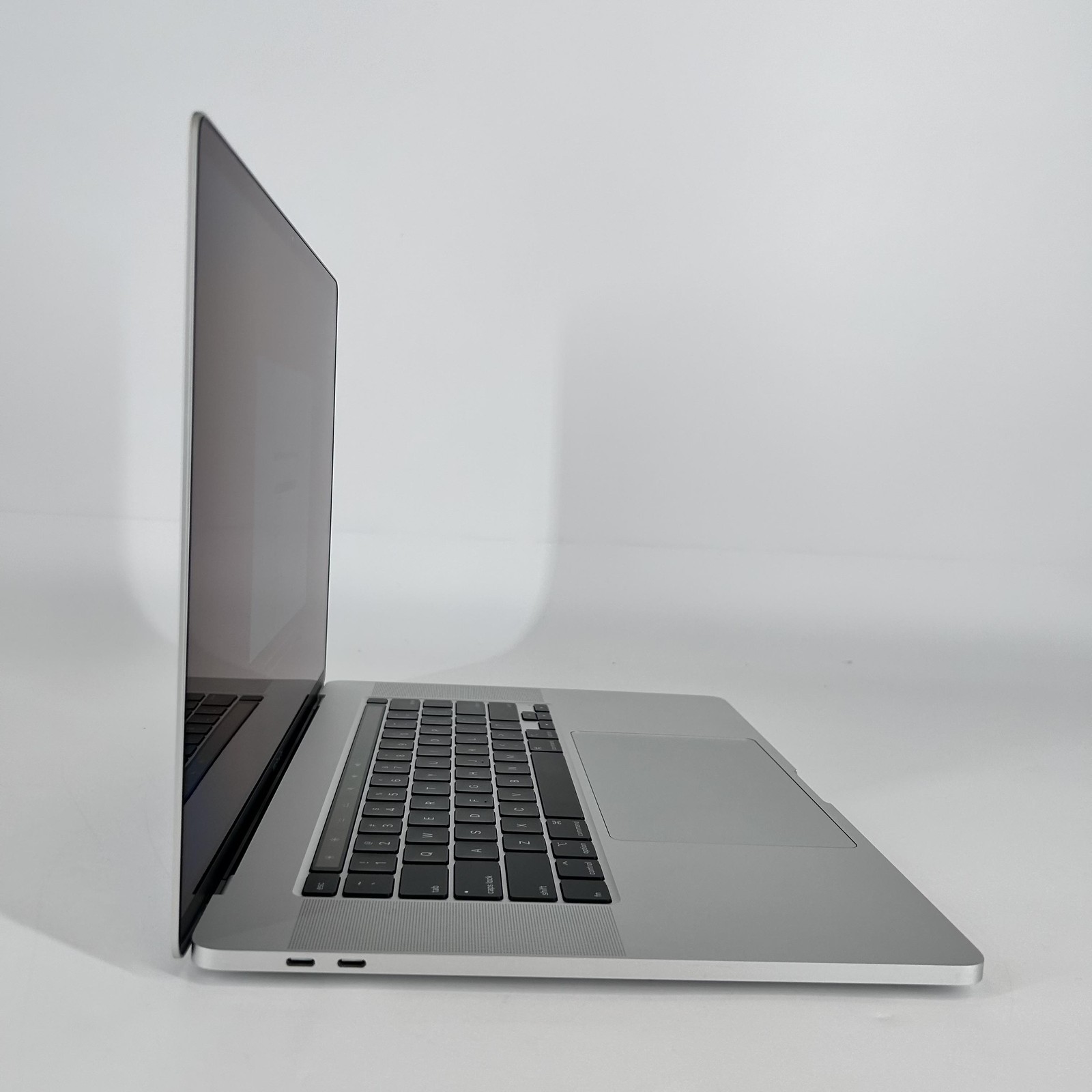 MacBook Pro 16 Touch Bar Silver 2019 2.4 GHz i9 32GB 4TB SSD Radeon Pro 5500M