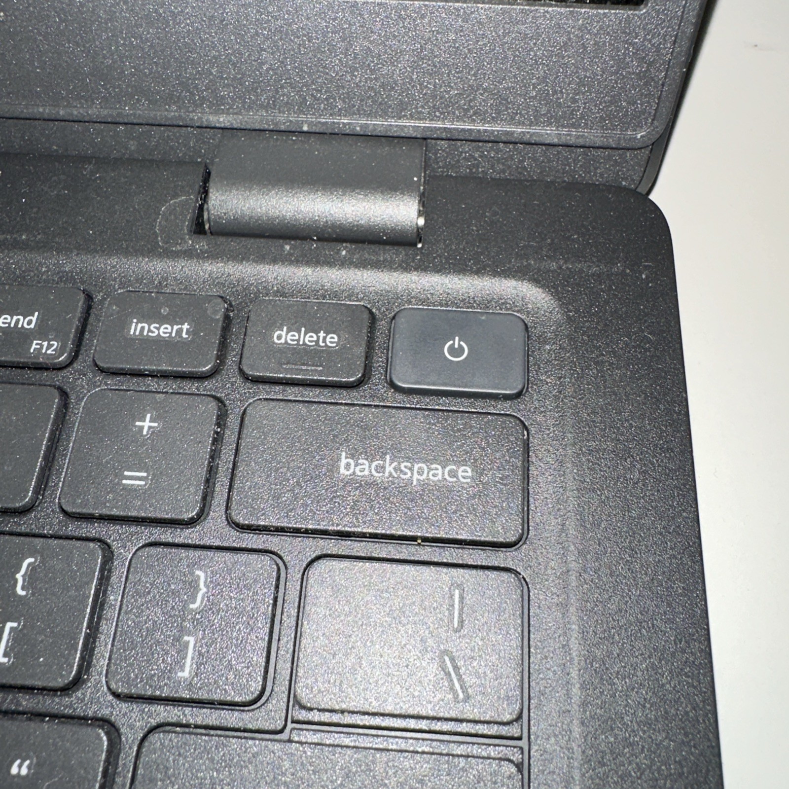 Dell Latitude 3420 14″ Laptop i5-1135G7, No RAM/Storage, Won’t Power on