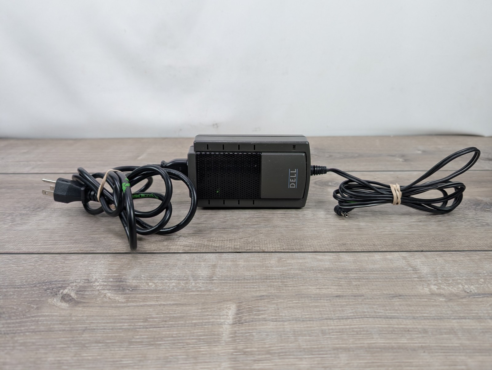 Dell APAC-1 AC ADAPTER 12V DC 2A BARREL CONNECTOR 12 VOLTS 2.0A