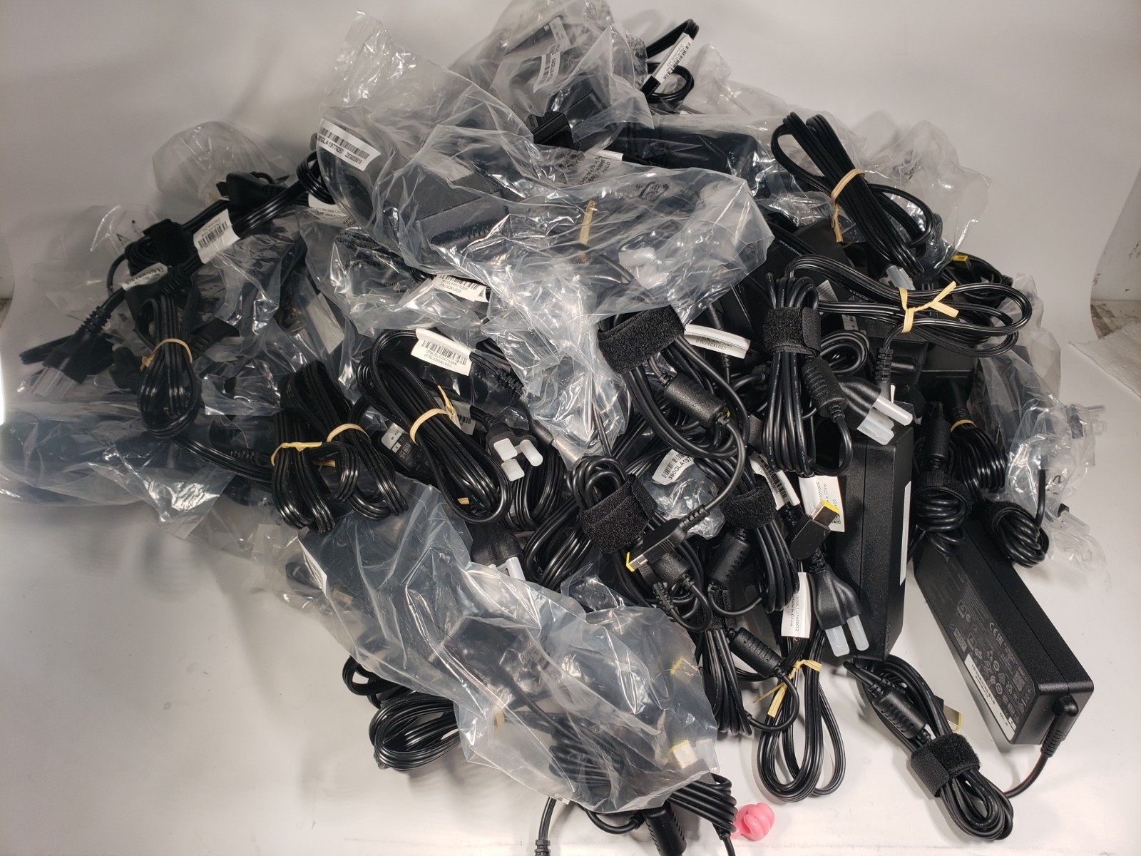 lot 40 Lenovo 65W 90W 135W + ThinkPad Laptop Adapter Charger Yellow Square Tip