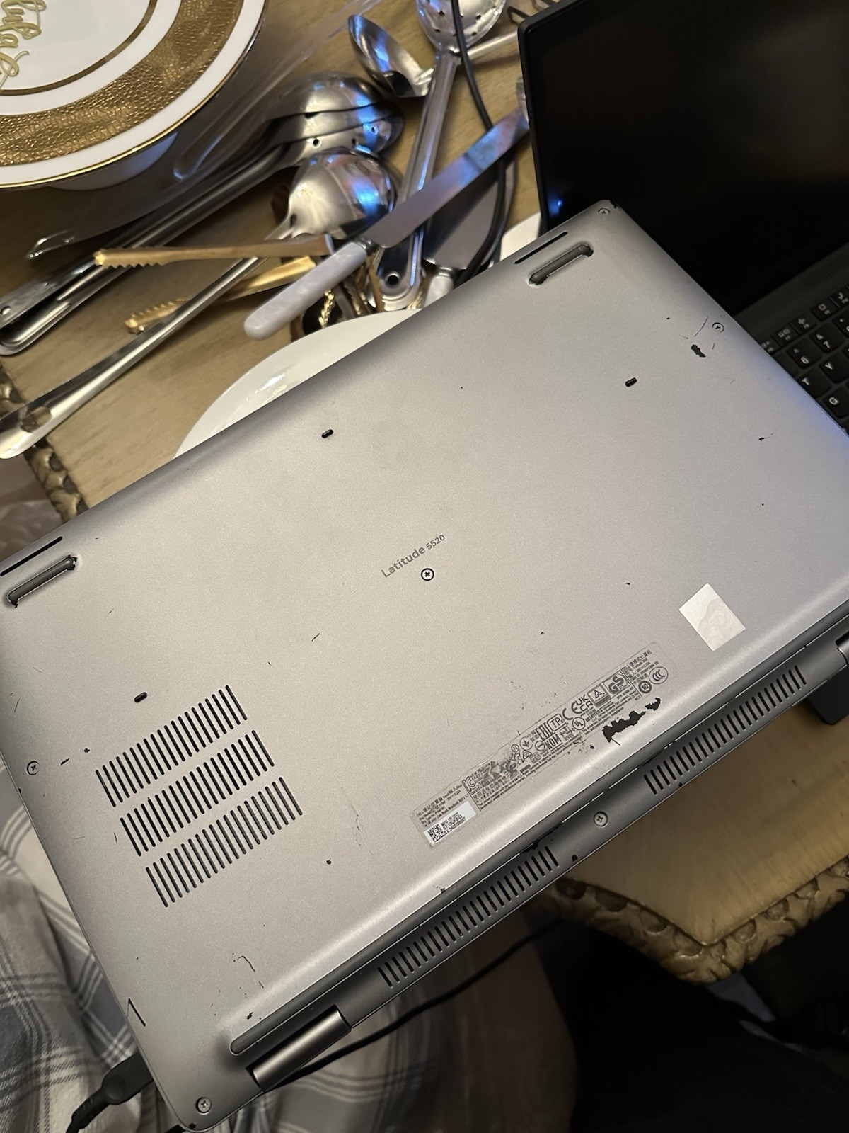 Dell Latitude touchscreen 5520 15.6″ (512GB SSD, i7-1185G7, 3.00 GHz, 16GB)…