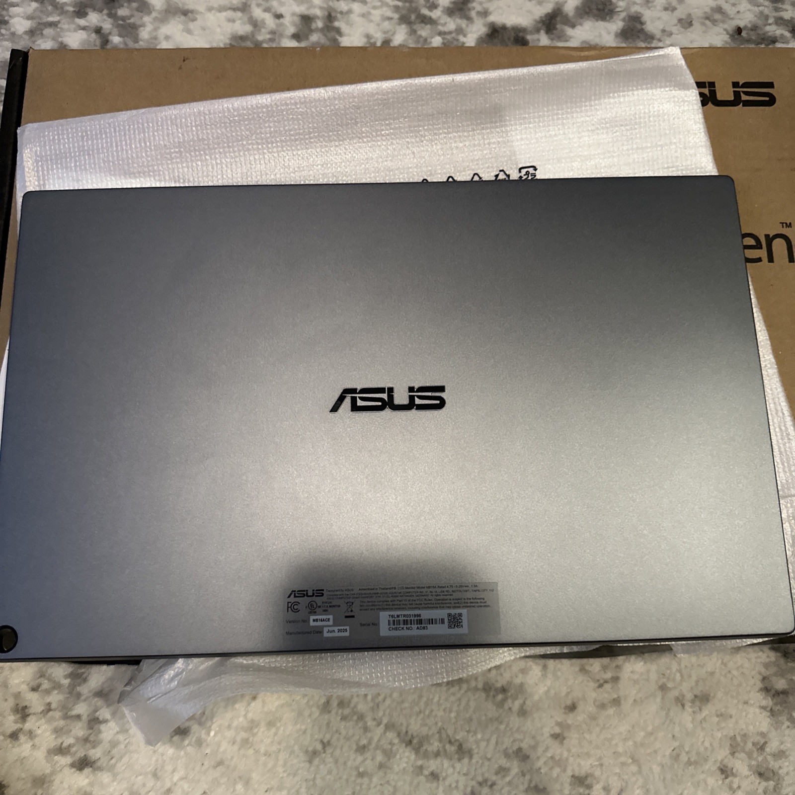 ASUS ZenScreen MB16ACE 15.6″ Full HD IPS LED Portable Monitor – Dark Gray