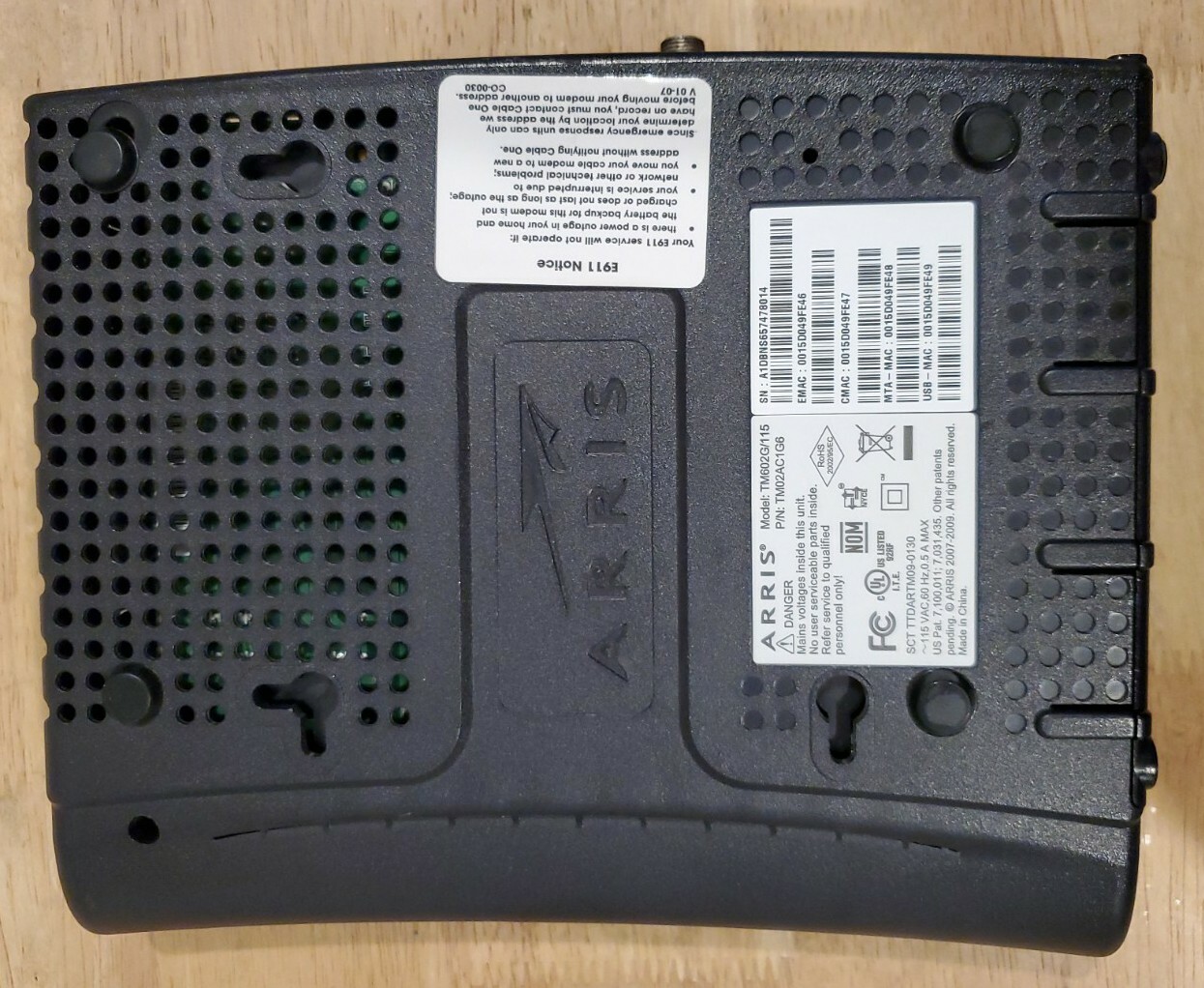 ARRIS TM602G/115 Touchstone Telephony DOCSIS 3.0 CABLE MODEM TM02AC1G6 with cord