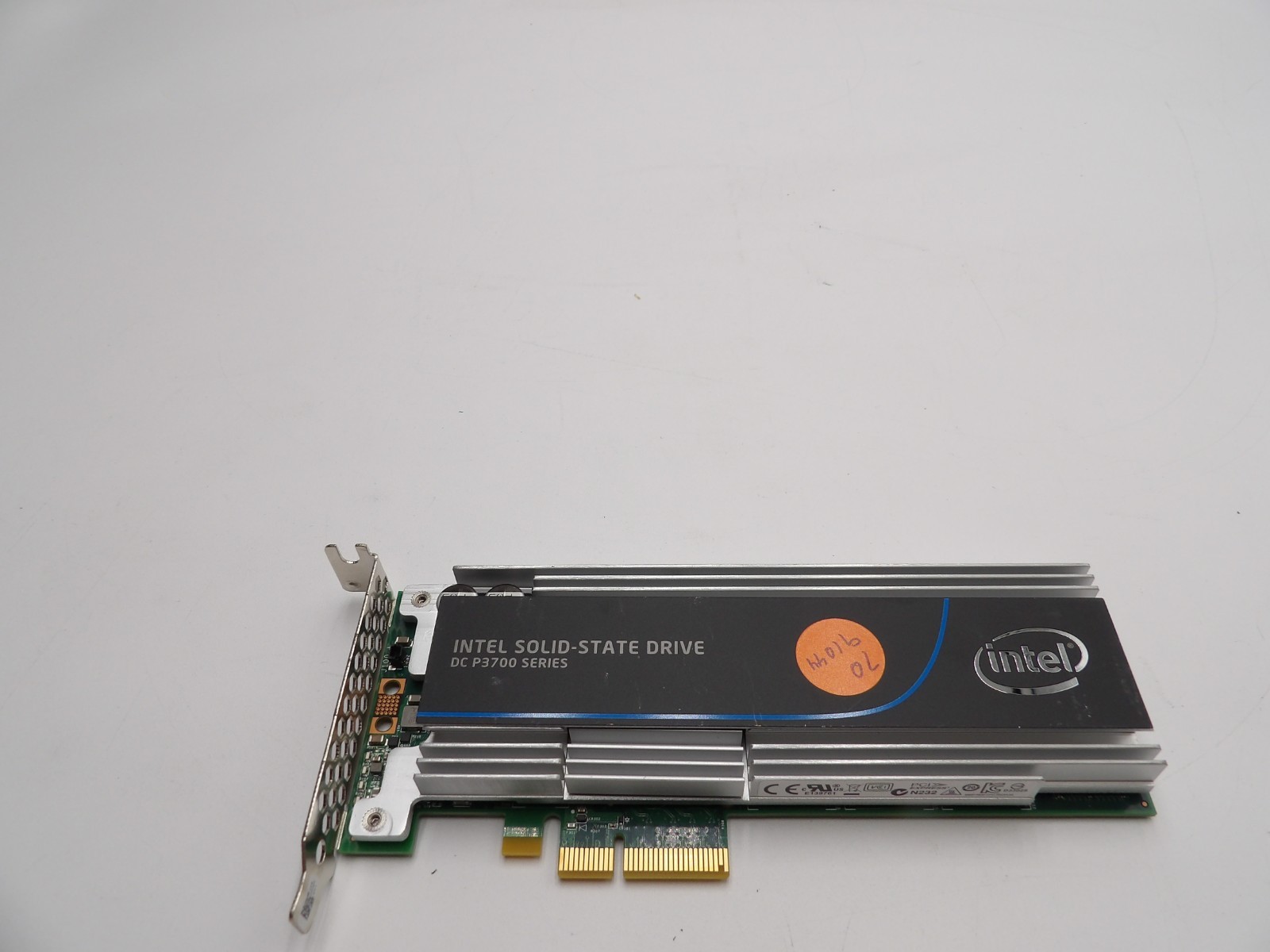 Intel SSDPEDMD400G4 400GB DC P3700 Series PCIe NVMe SSD Low Profile Health 70