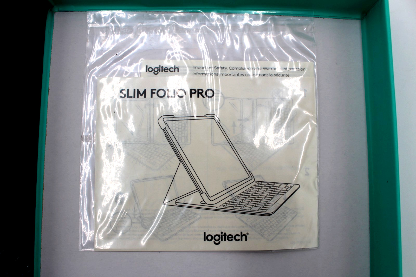 Logitech Slim Folio Pro Keyboard Case iPad Pro 11″ 1st 2nd Gen Backlit Bluetooth