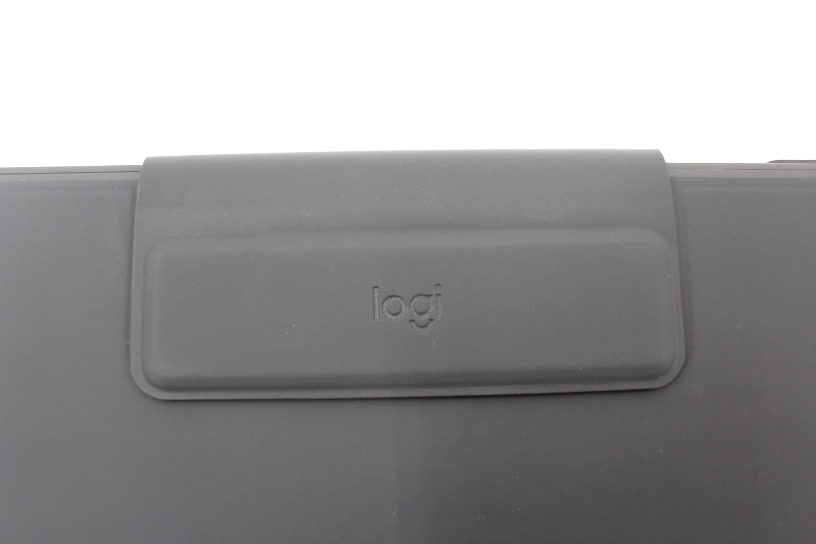 Logitech Slim Folio Pro Keyboard Case iPad Pro 11″ 1st 2nd Gen Backlit Bluetooth
