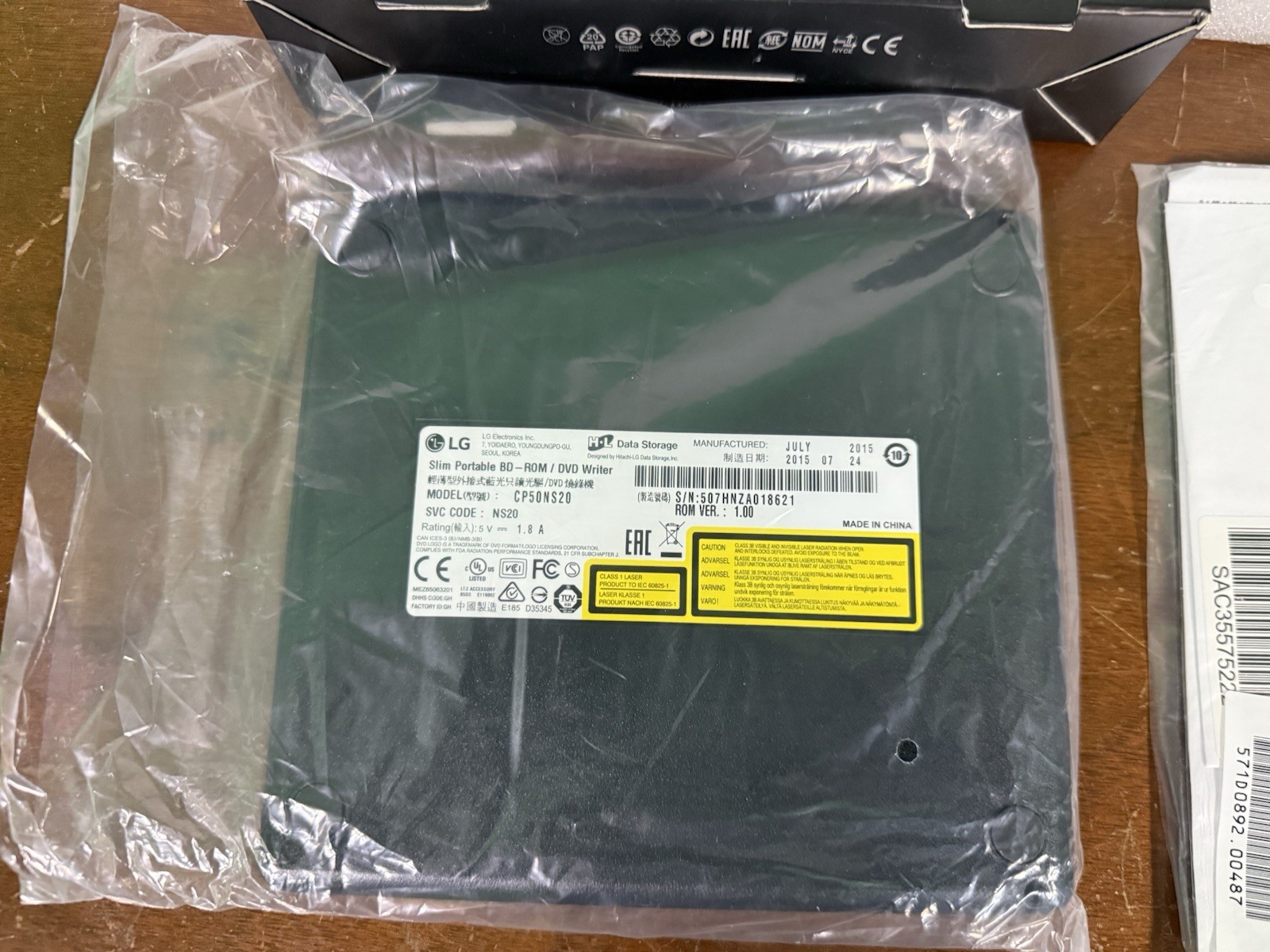 LG CP50NS20 Ultra Slim Portable Blu-ray BD-ROM DVD Writer USB – TESTED Open Box