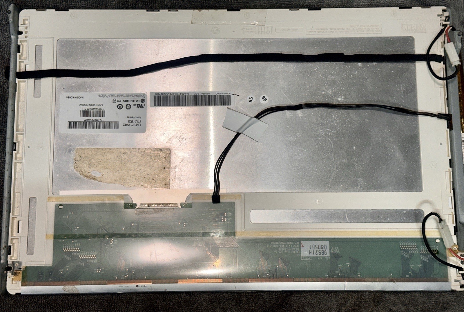 Apple 17” iMac G5 Model #A1173, MA199LL/A LCD Panel LG Philips LM171W02