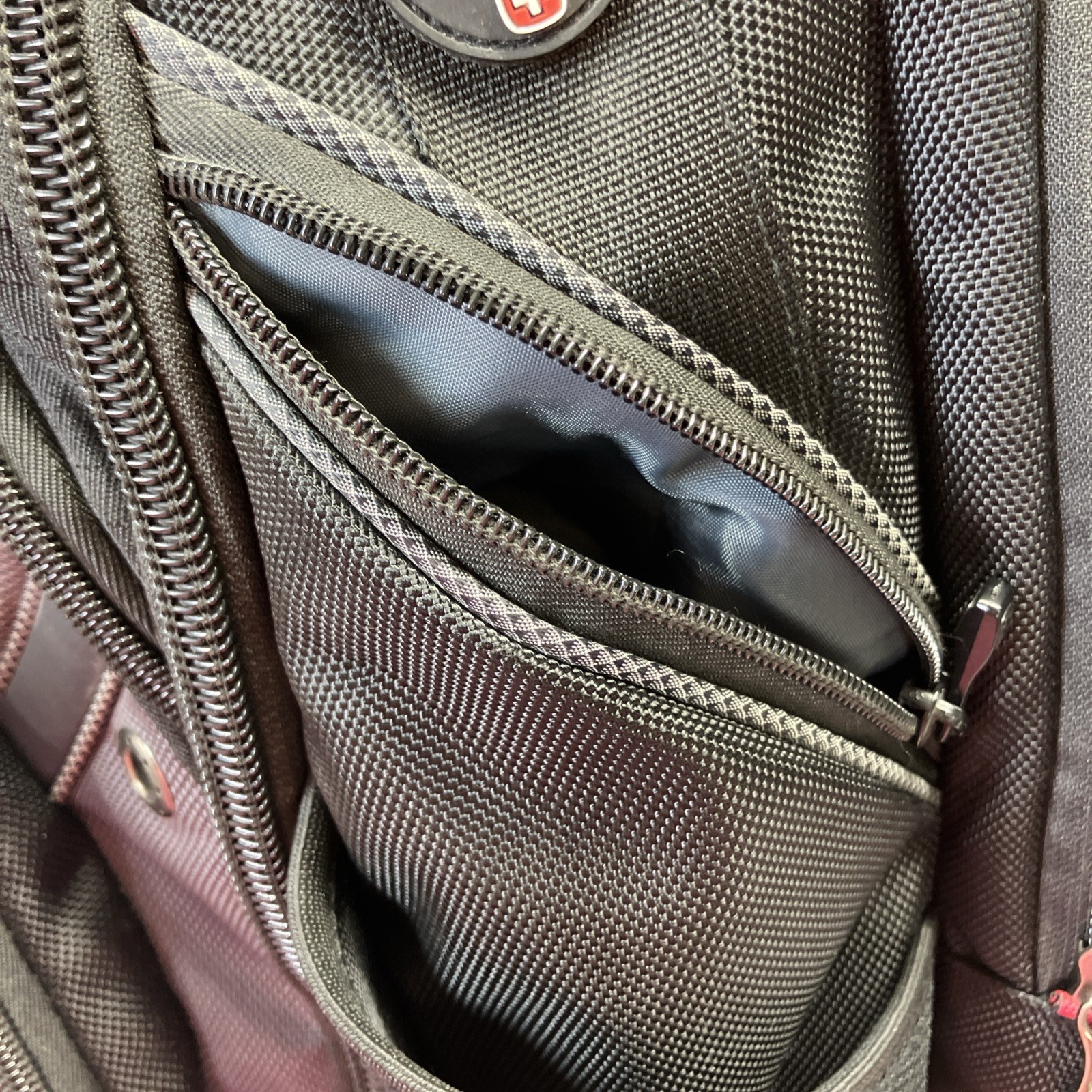 Swiss Gear Wenger Synergy 16″ Laptop Backpack, Black/Gray