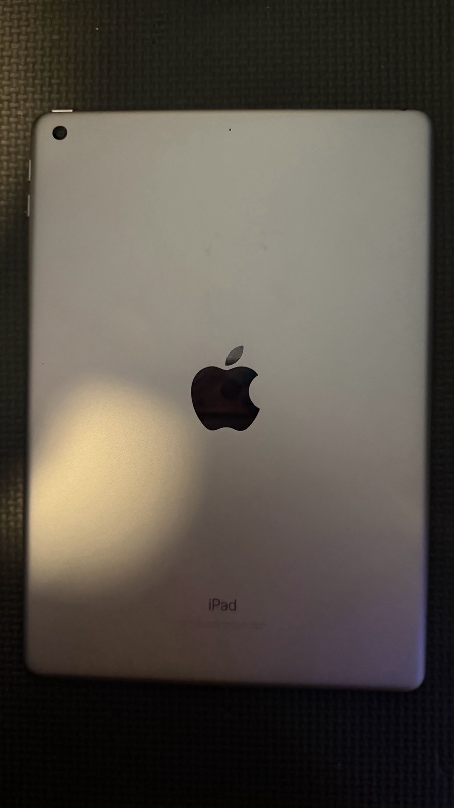 iPad 5 RARE iOS 11.4.1, 32 GB