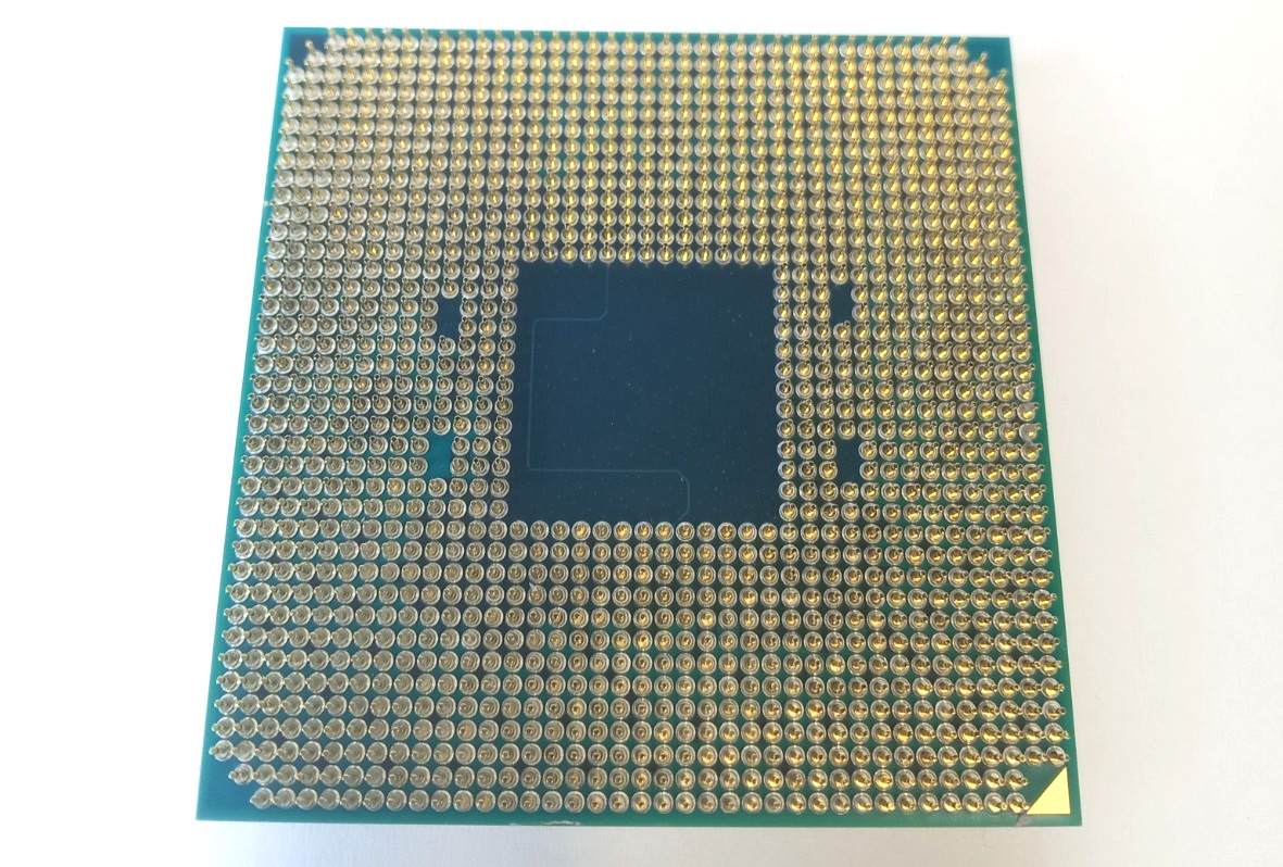 AMD Ryzen 5 Pro 2400G 3.6 GHz CPU Socket AM4 YD240BC5M4MFB