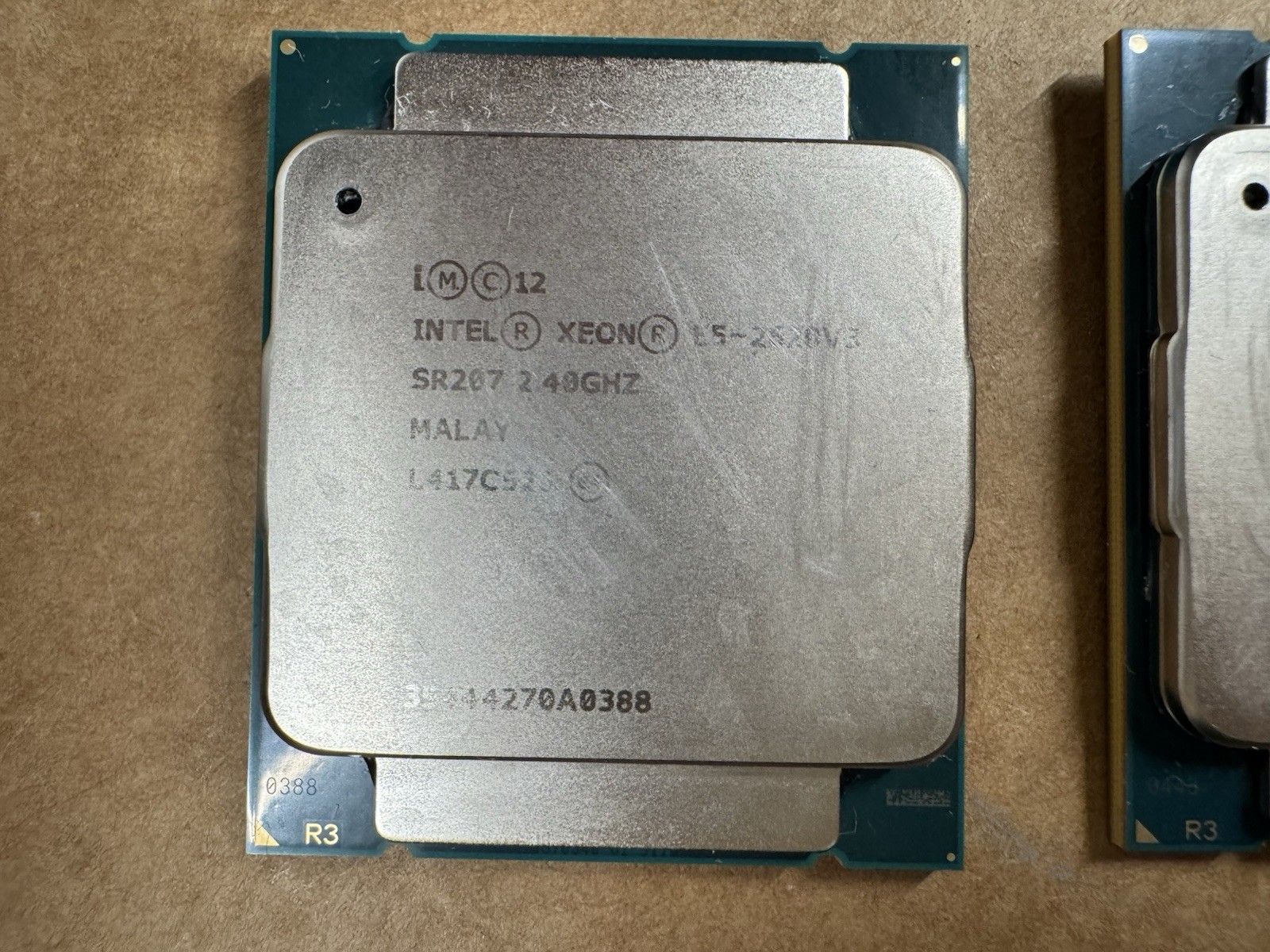 LOT OF 2 INTEL XEON E5-2620 V3 SR207 2.4GHZ 15MB 6 CORE 85W – SERVER PULL