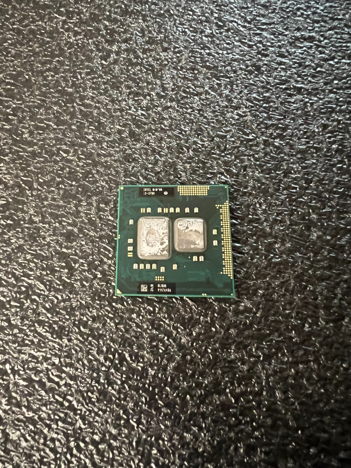 Intel Core i3-370M 2.4Ghz 1.2ghz 988 pin micro FCPGA Socket G1 (SLBUK)