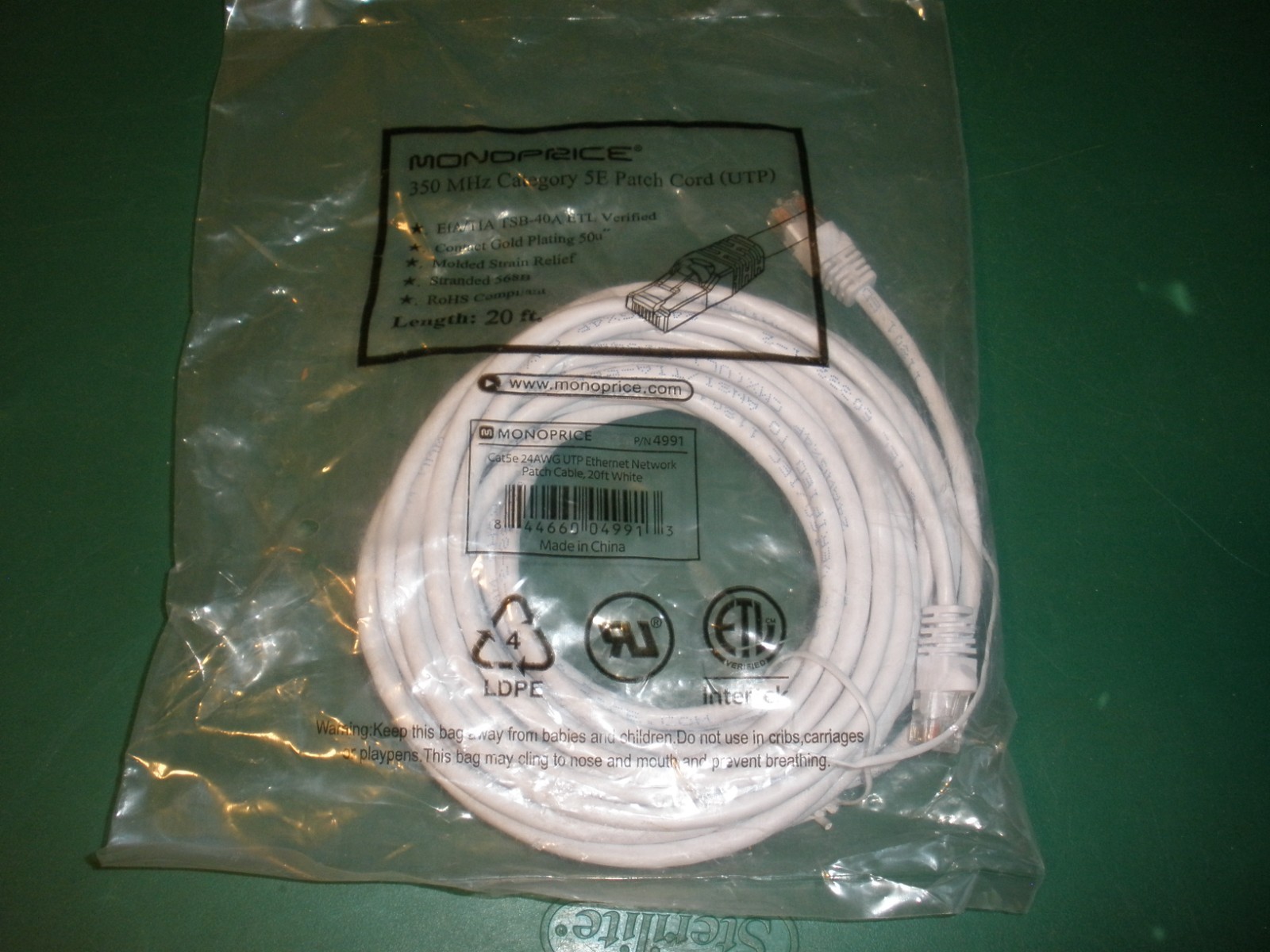 NEW Monoprice 350 MHz Category 5E Patch Cord (UTP) 20 Ft White (T129)