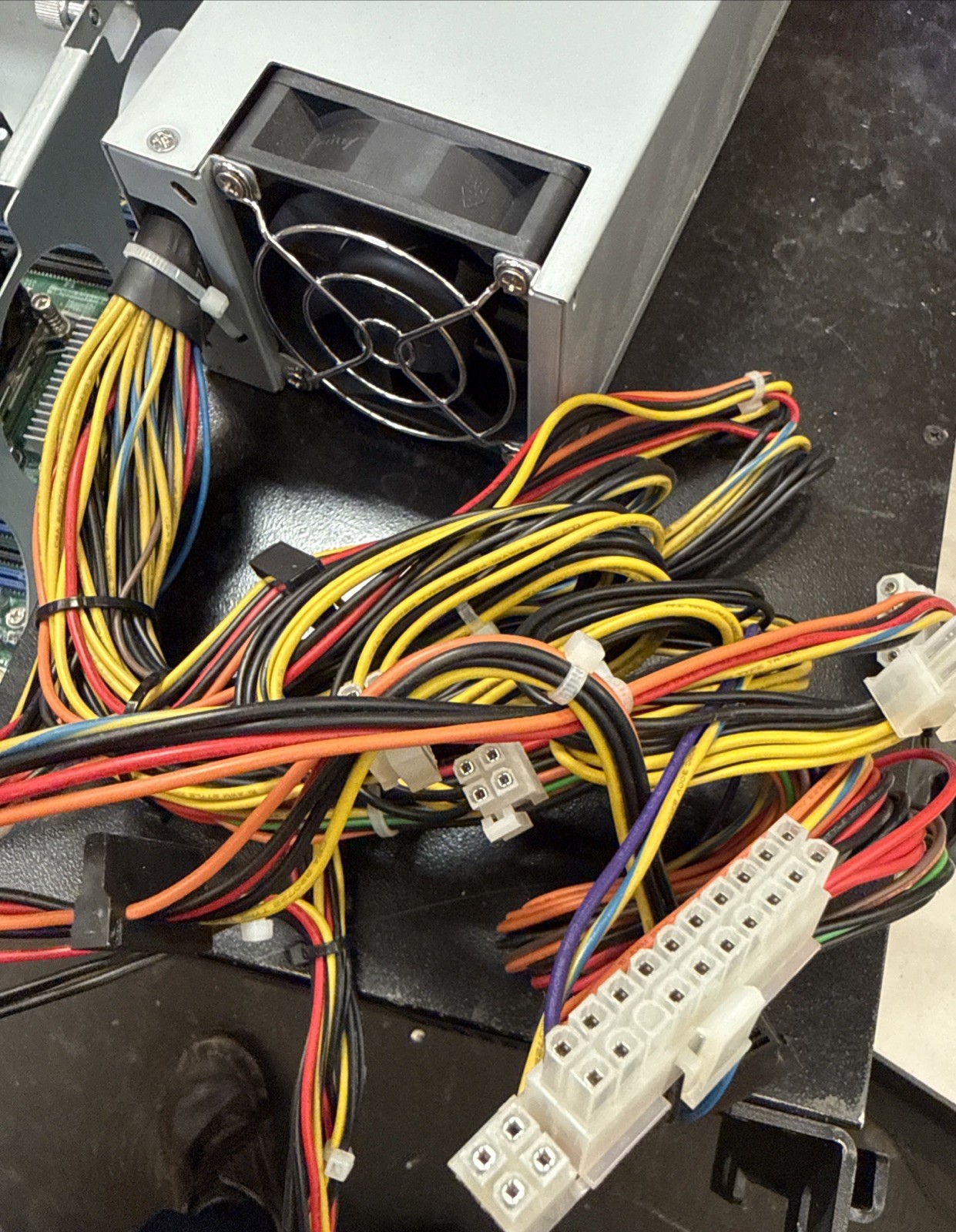 XEAL TC-2U60PD8 600W 20+4Pin 80Plus 2U Server Switching Power Supply