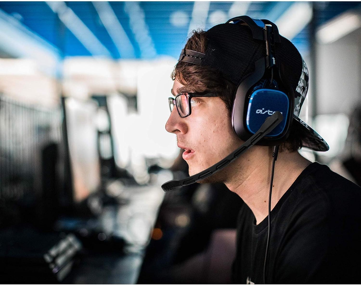 Detachable 3.5mm A40 Mic – Unidirectional Noise Cancelling for Clear Game Audio