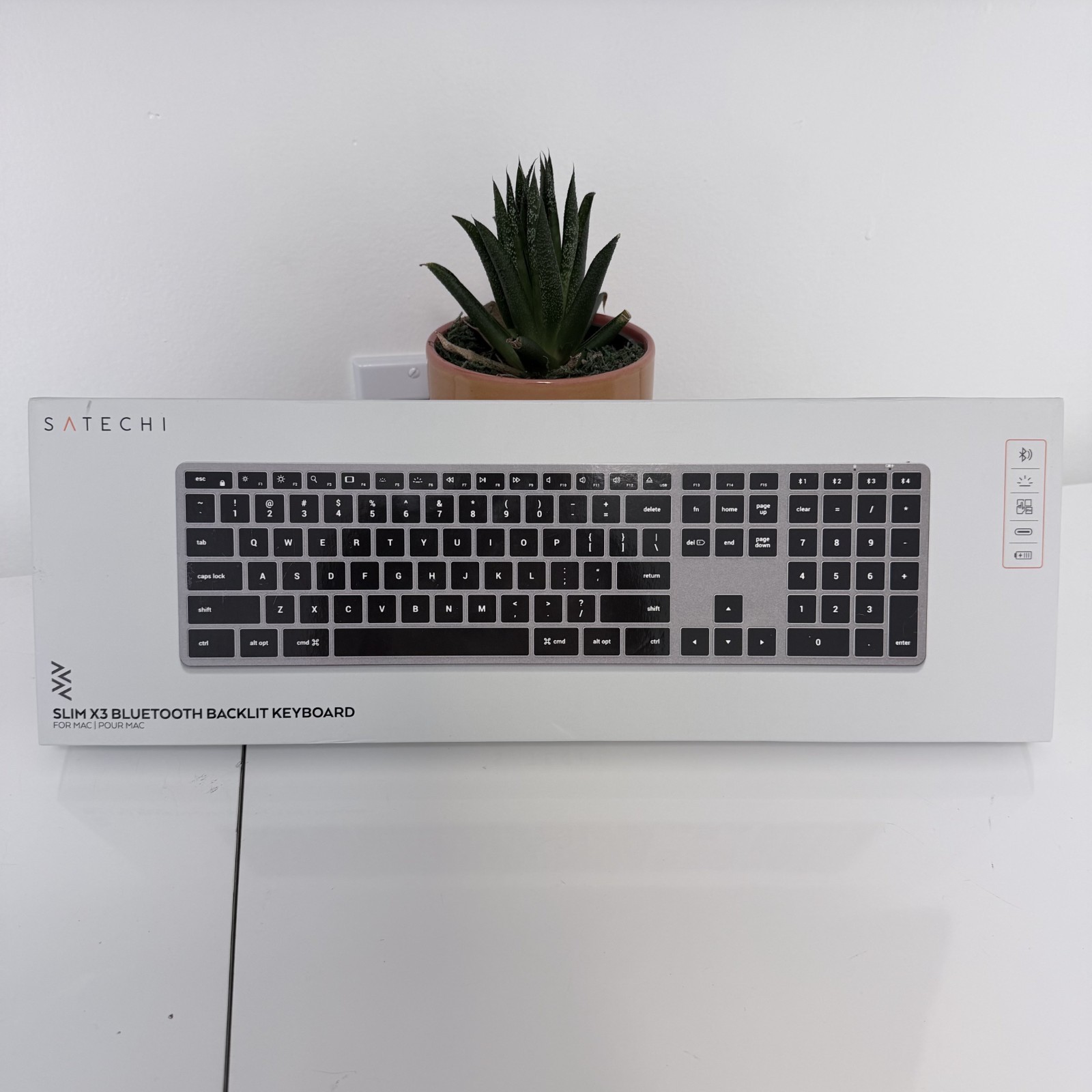 New Satechi Slim X3 Bluetooth Backlit Keyboard for Mac Space Gray ST-BTSX3M