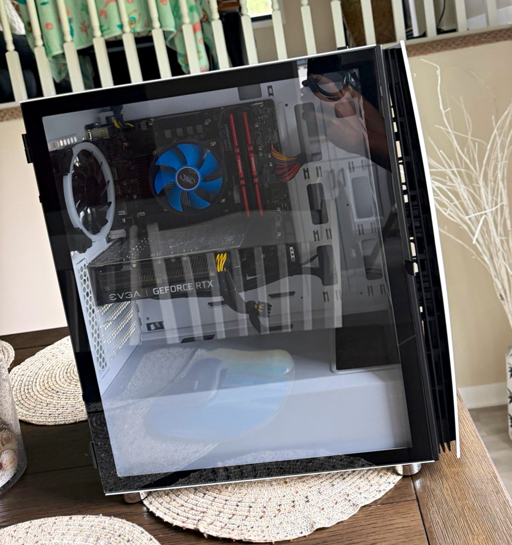 CyberPower Gaming PC + 32” LG Curved Monitor Bundle