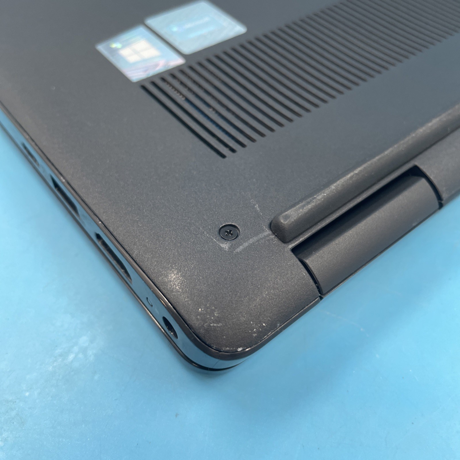 Dell Latitude 3520 | i7-1165G7 | 16GB RAM | NO DRIVE | NO OS | 82% BATT
