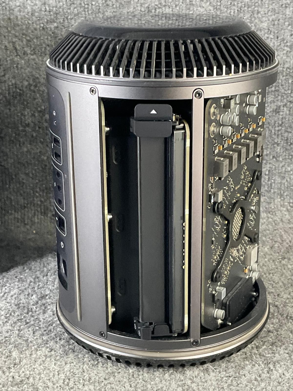 Apple Mac Pro A1481 Xeon E5 3.7GHz Quad Core SSD 40577