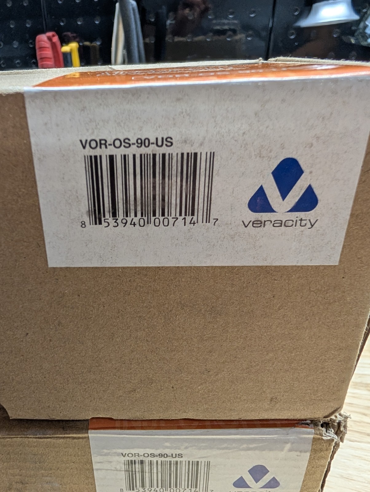 (2)Veracity VOR-OS-90-US OUTSOURCE 90 PoE Injector 120 V AC, 230 V NEW (4BLU153)