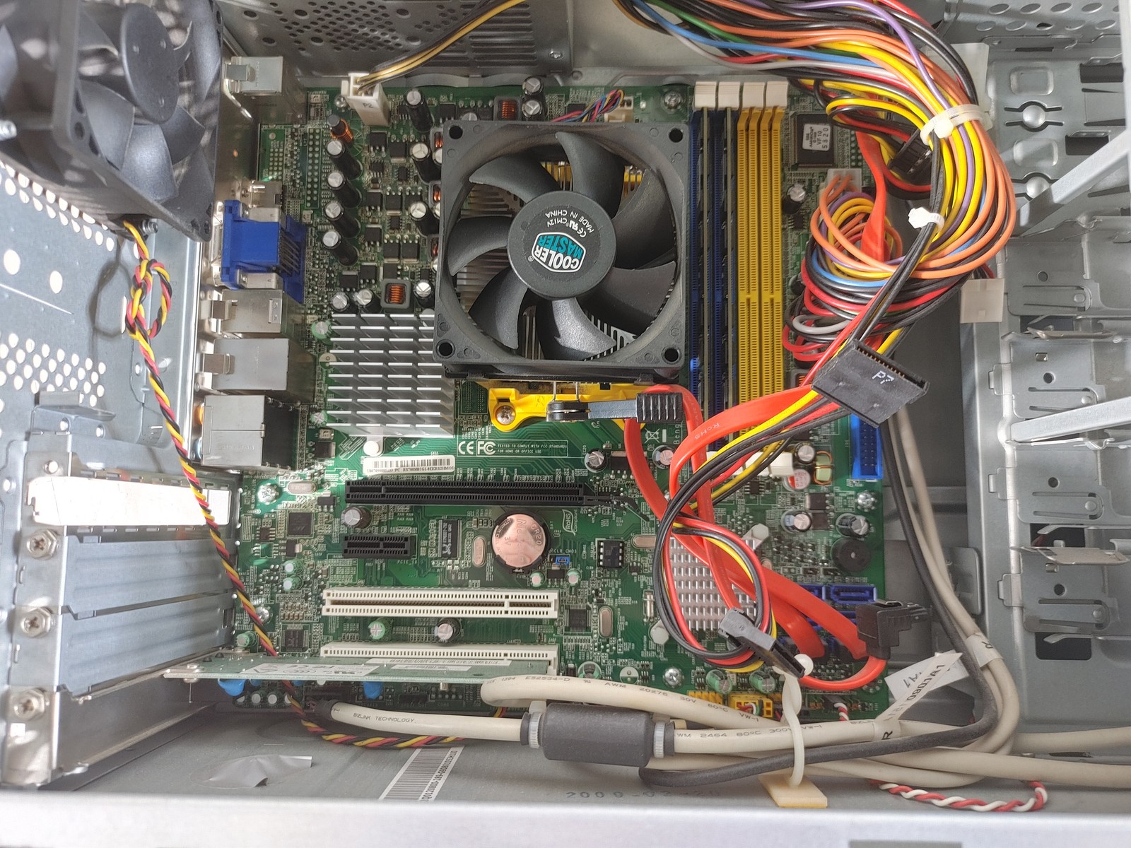 Vintage Gateway DX4200 AMD Phenom X4 9150e 1.80 GHz 4 GB DDR2 Desktop