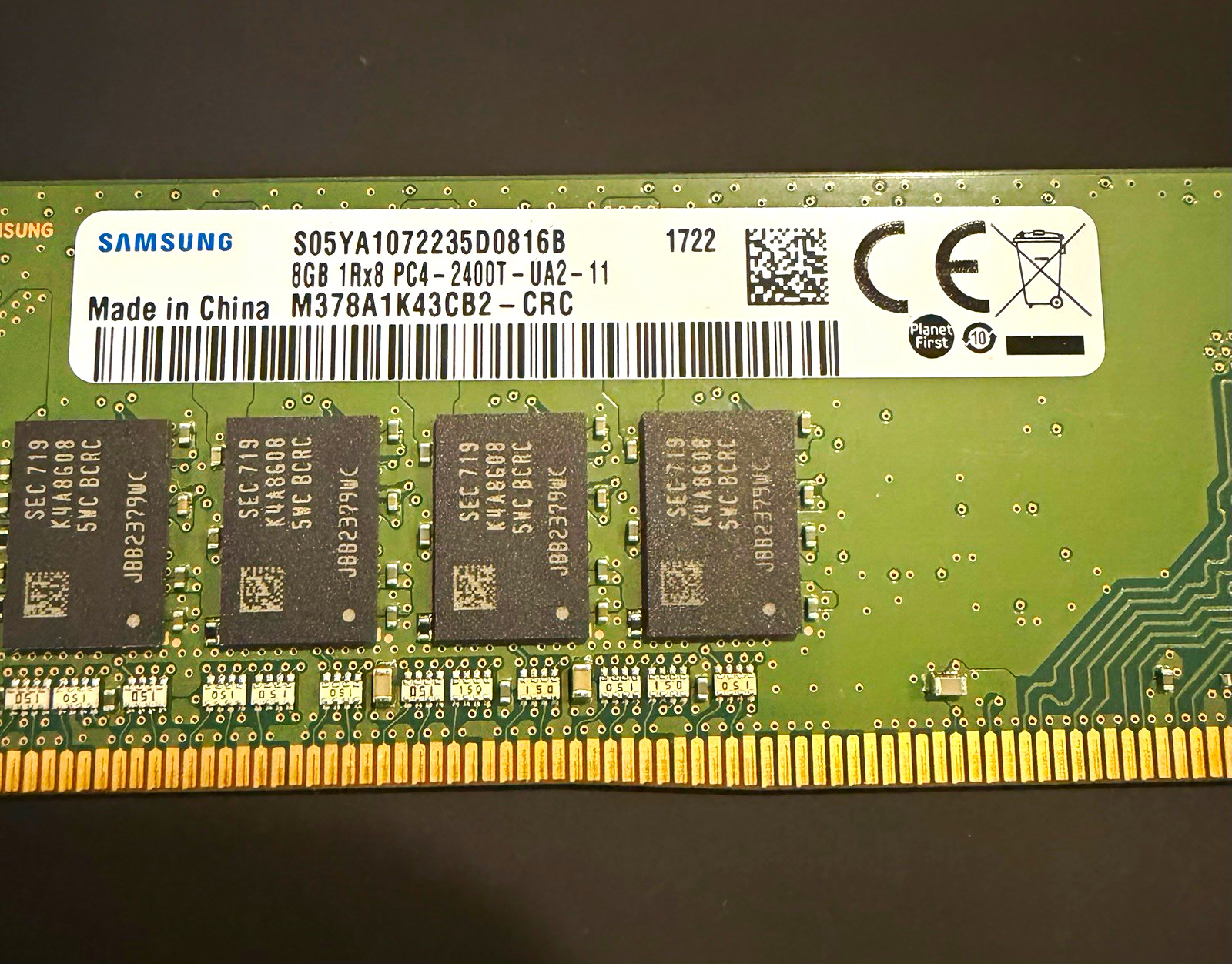 Samsung 8GB DDR4 PC4-2400T 288-Pin DIMM Unbuffered RAM M378A1K43CB2-CRC