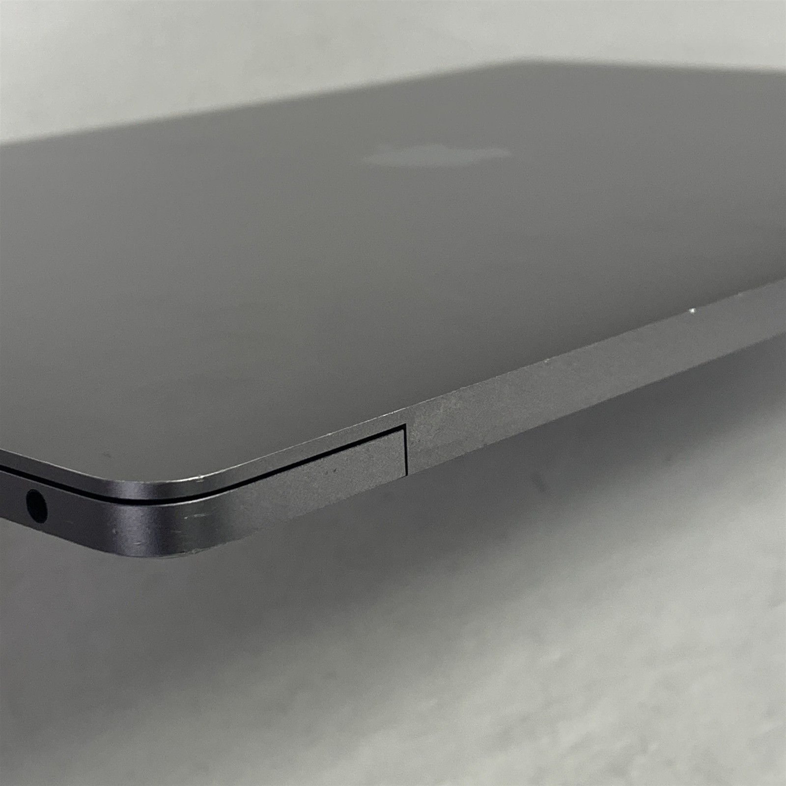 Apple MacBook Pro A2141 (2019) 16″ Laptop Core i9-9980HK 2.3GHz 16GB – 500GB SSD