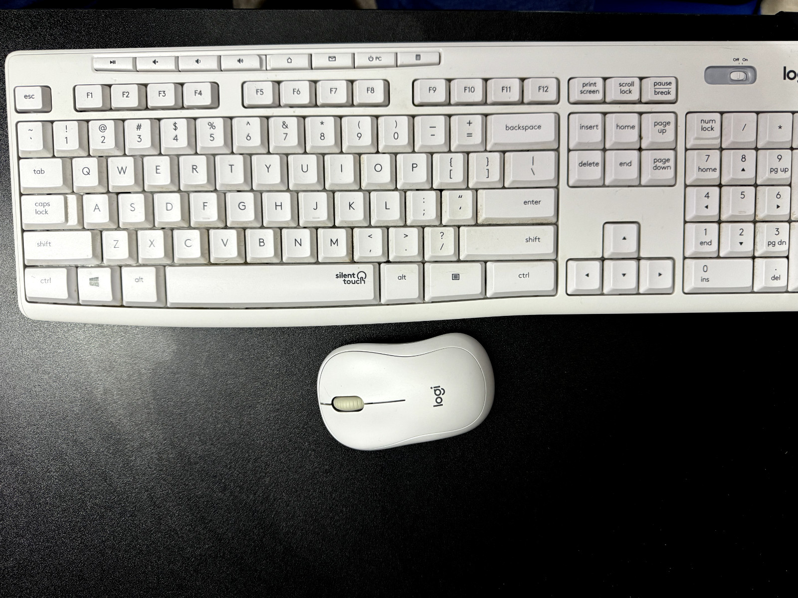 LOGITECH MK295 Silent Wireless Combo