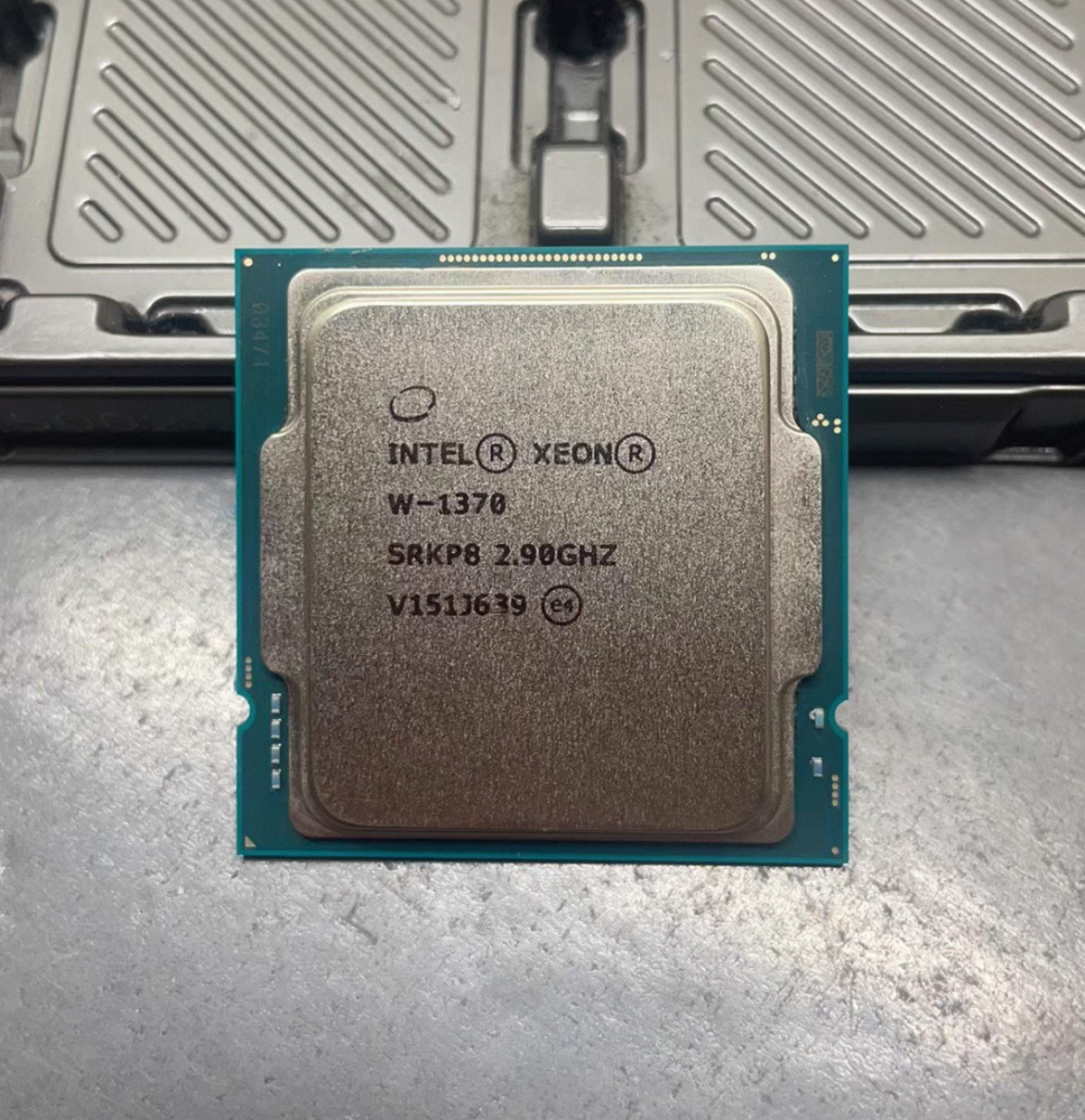 Intel Xeon W-1370 2.9GHz/5.10G 8C 16T 16M 80W LGA1200 P750 CPU OEM